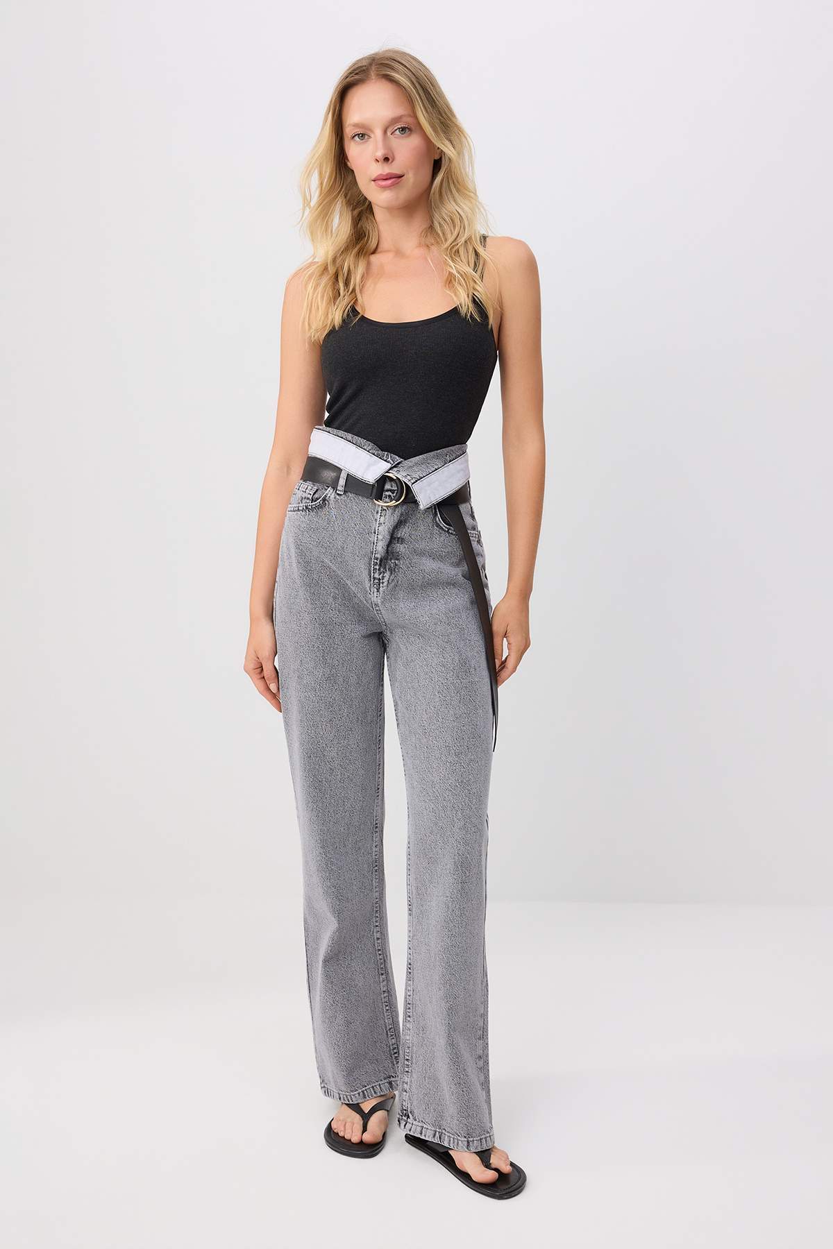 Trendyolmilla Siyah Bel Detaylı Yüksek Bel Wide Leg Jeans TWOSS26JE00363