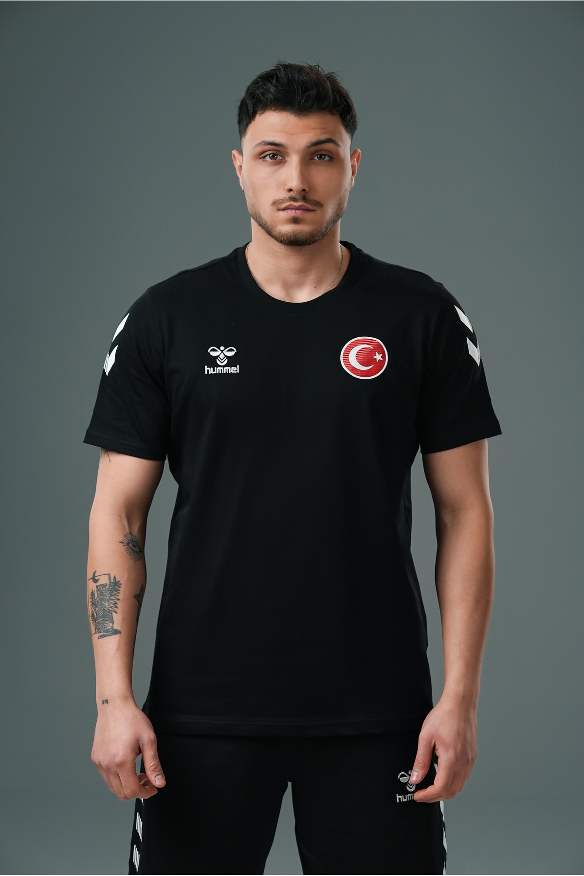 hummel Milli Takım Antrenman Tişört Siyah - Armin