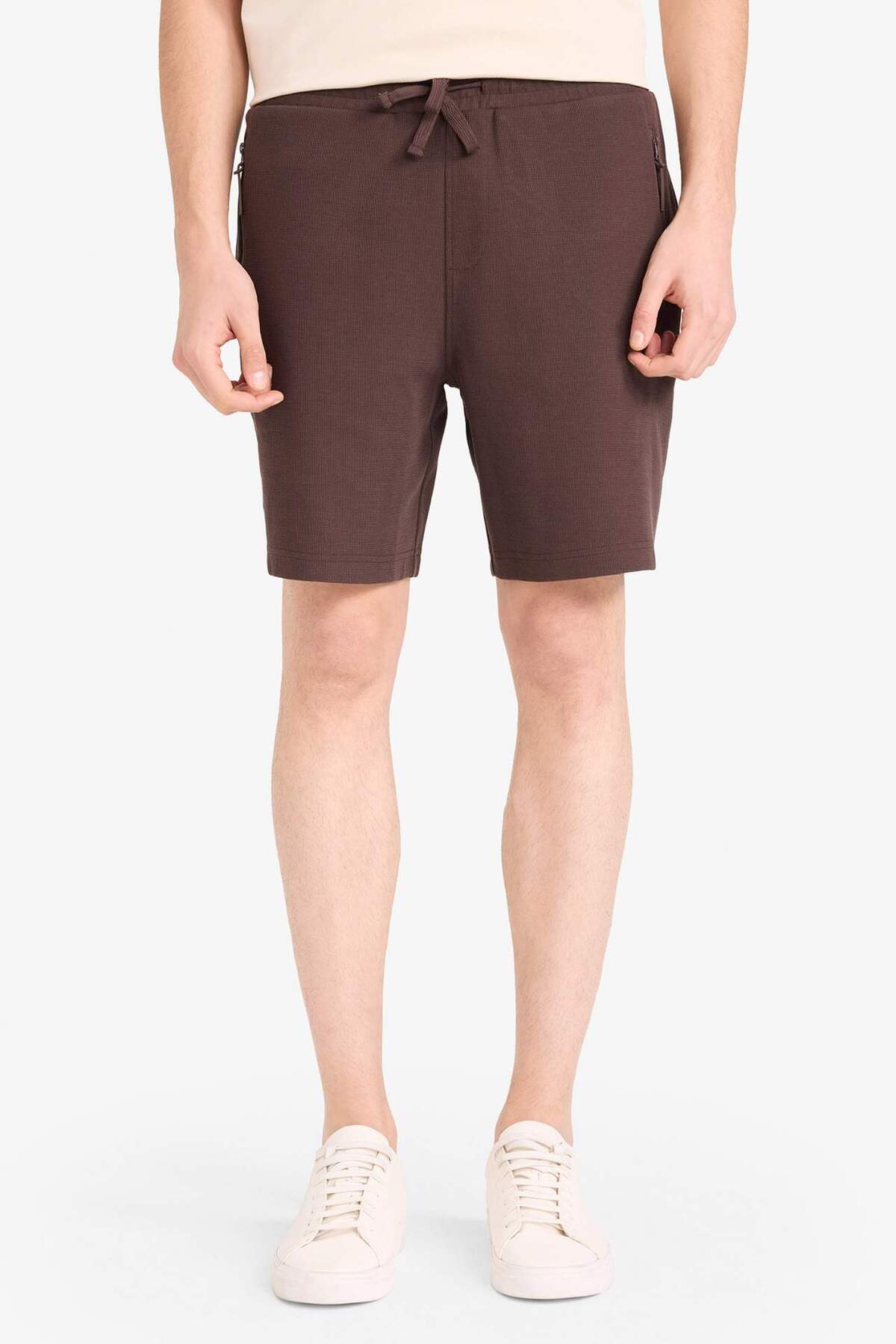 DeFacto Regular Fit Düz Paça Cepli Basic Şort B8792AX26SP görsel 3