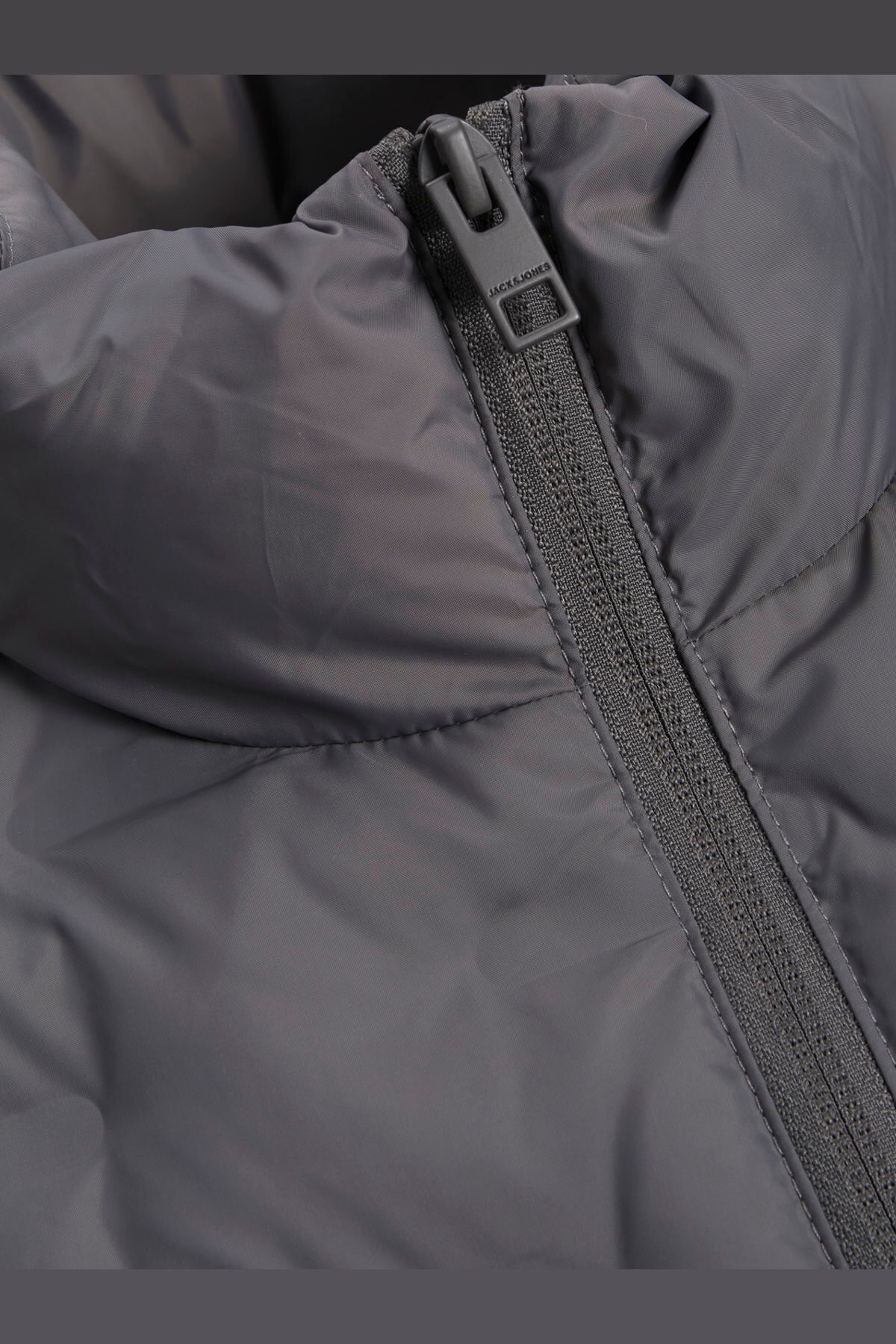 Jack & Jones Erkek Kolsuz Dik Yaka Kapitone Yelek - Aston görsel 2