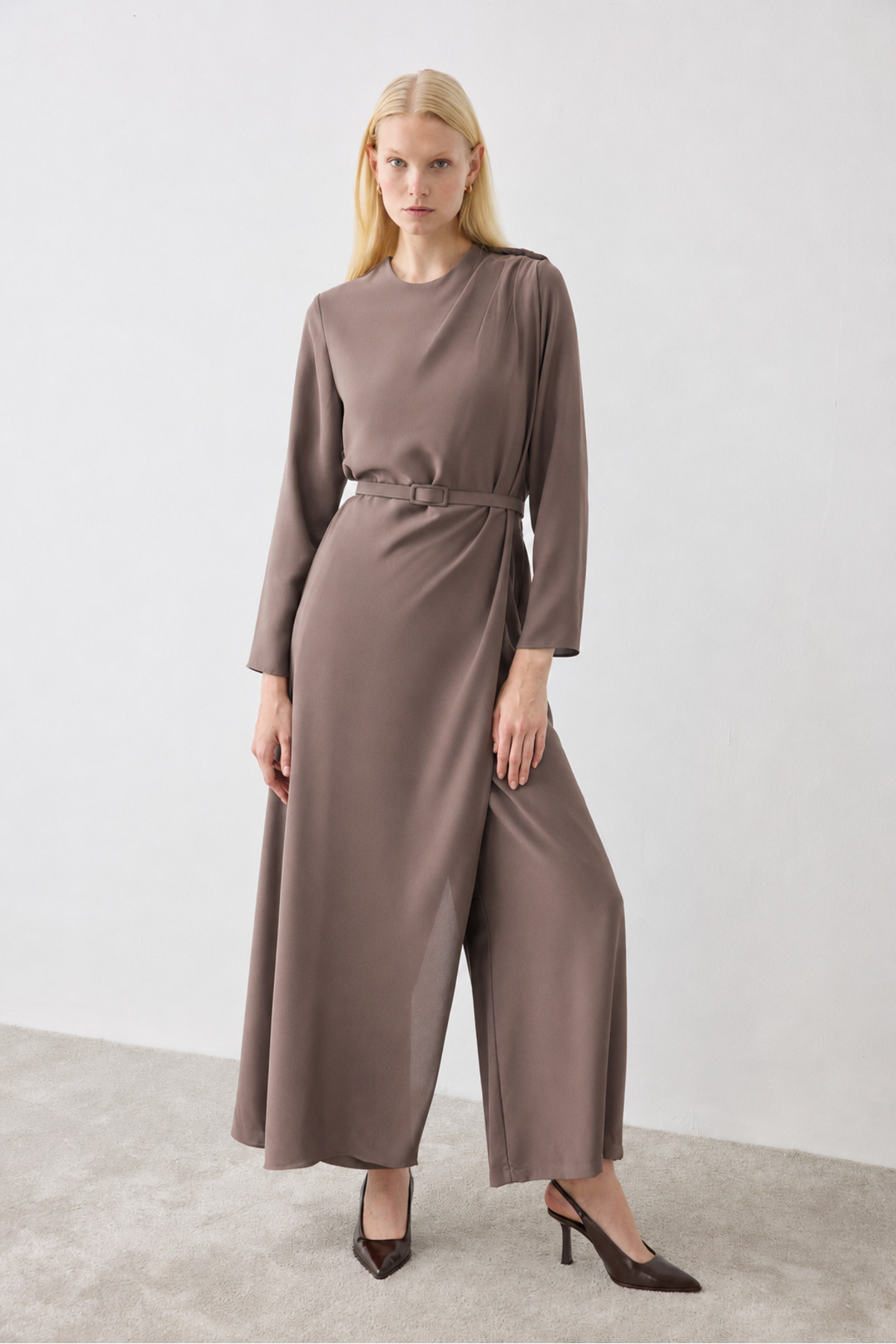CBD FRONT AND REAR CLOSED JUMPSUIT ETUP