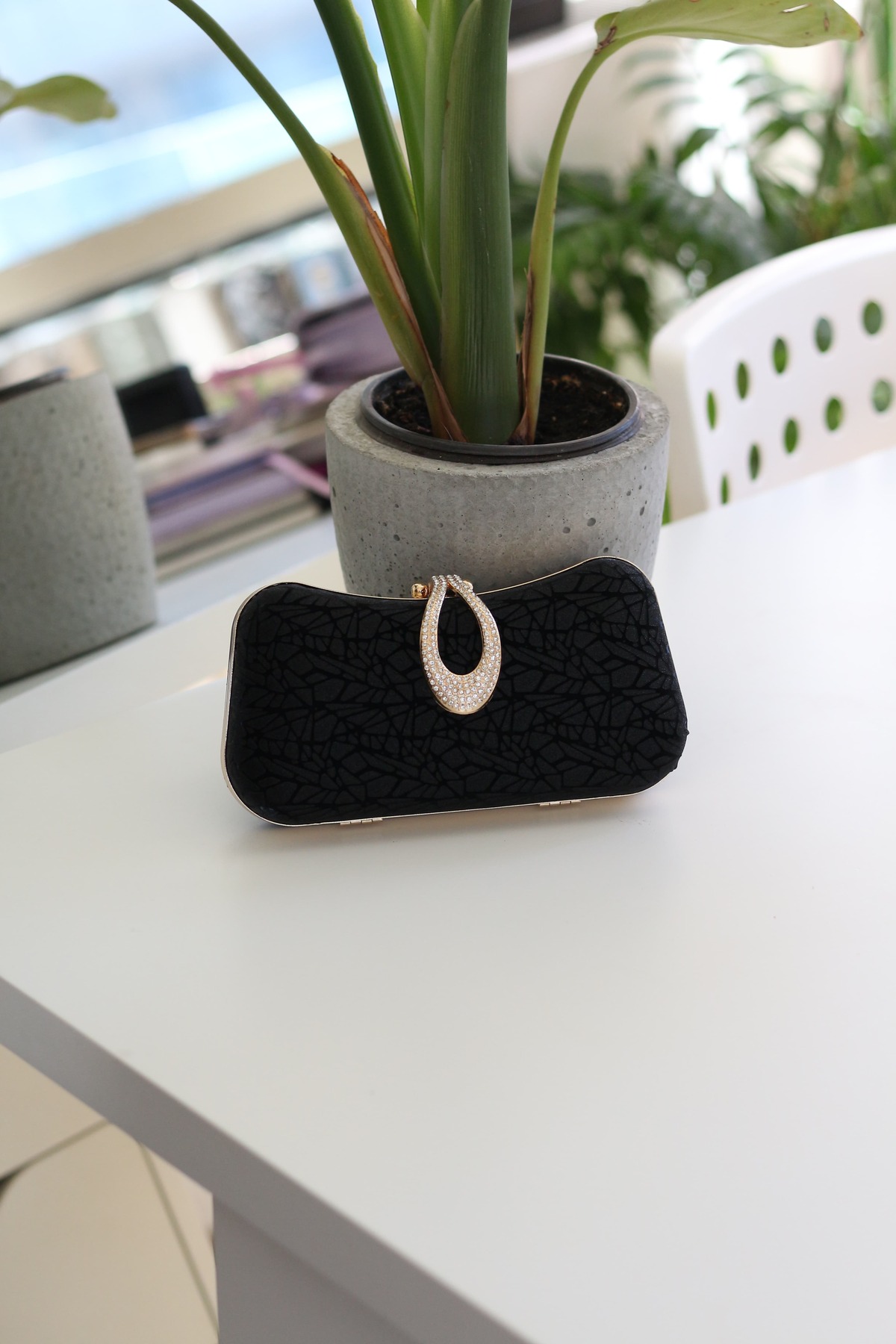 Moom Bag Kadın Siyah Desenli Kilit Detaylı Zincirli Kasalı Abiye Çantası