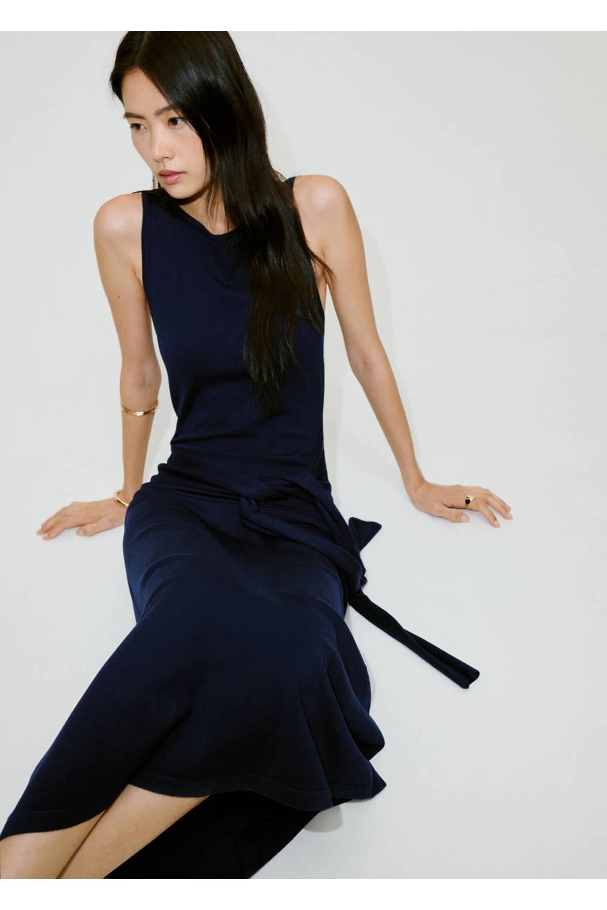 Knitted dress with bow detail
