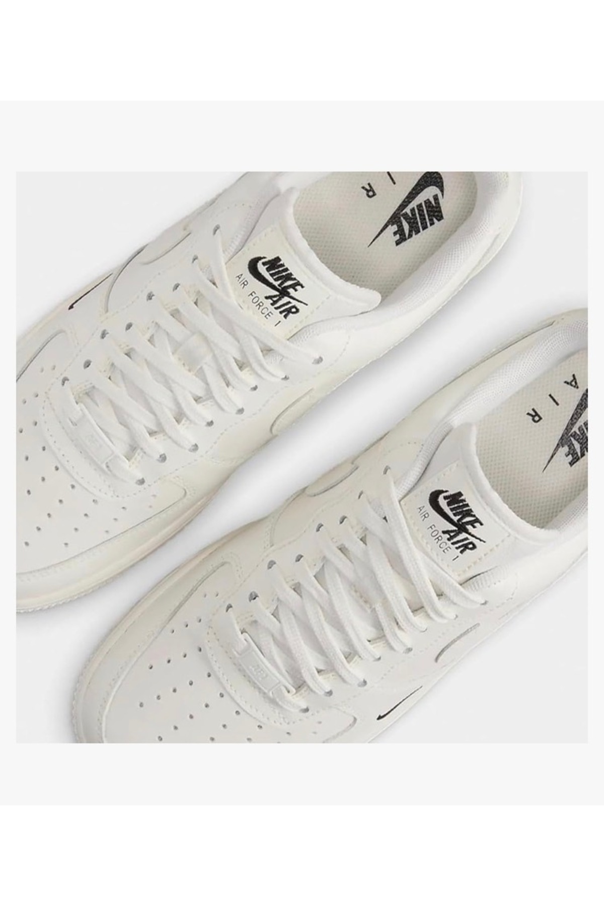 NIKE エアフォース1 Essential \