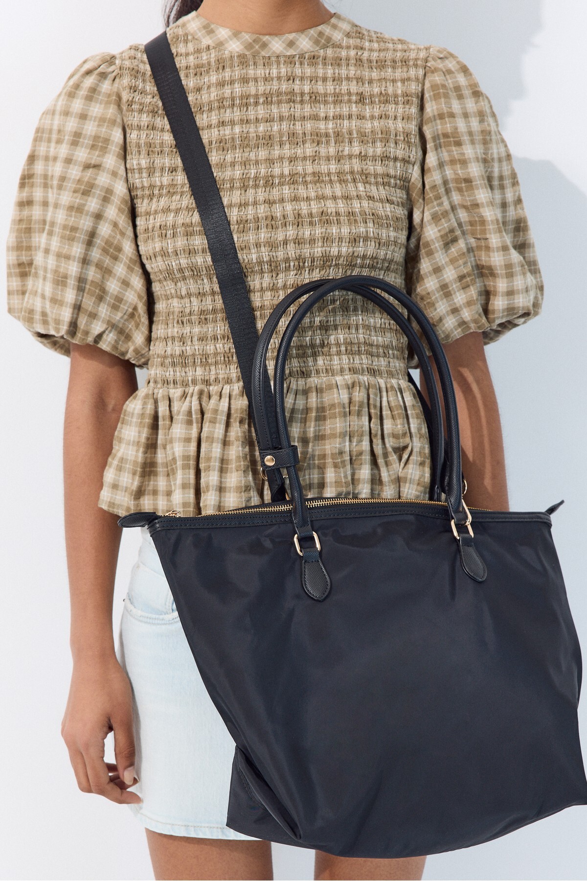 Stradivarius Kontrast askılı shopper çanta görsel 4