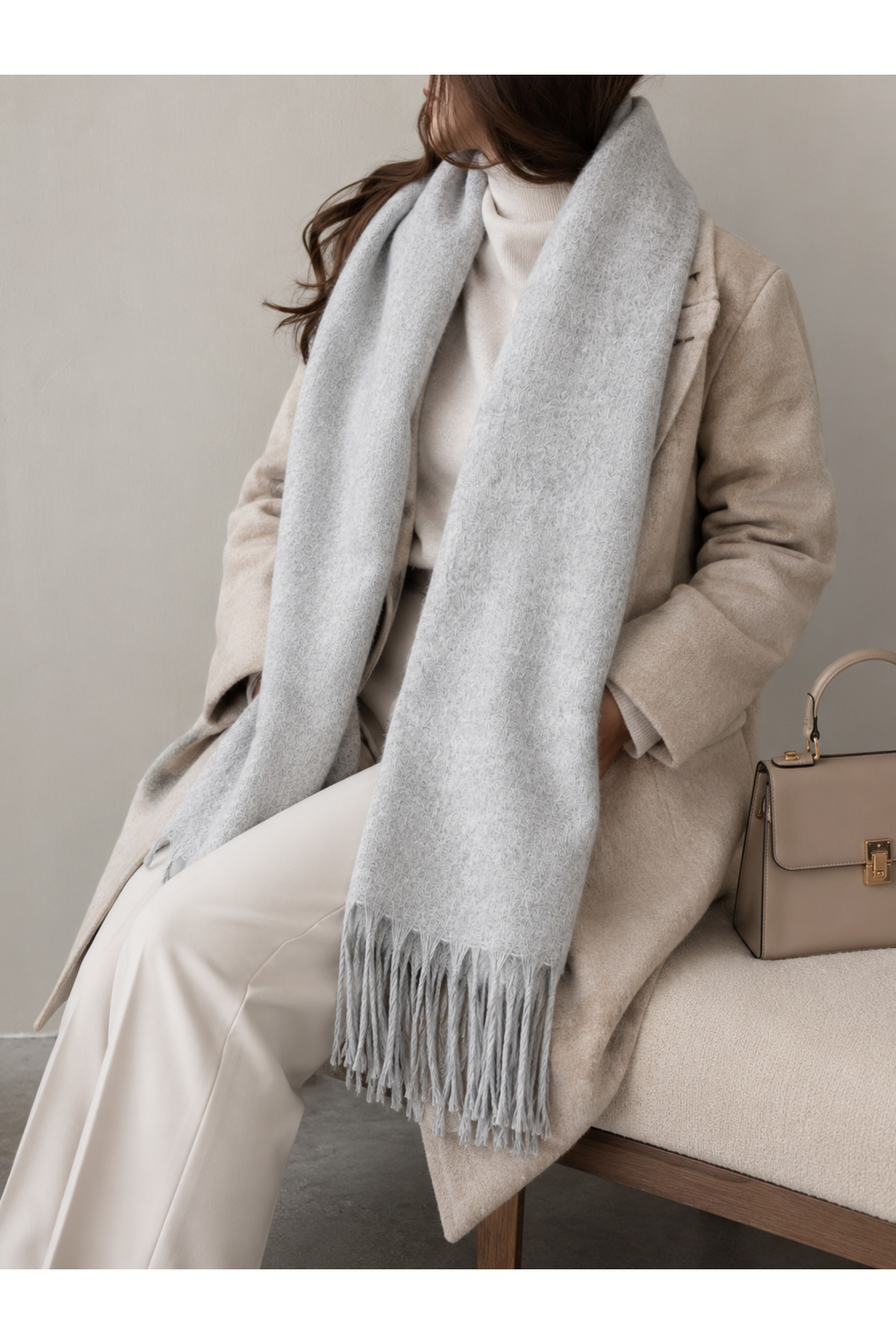 EveryScarf Buklet Yumuşak Dokulu Uzun Püsküllü Kışlık Dokuma Gri Düz Atkı