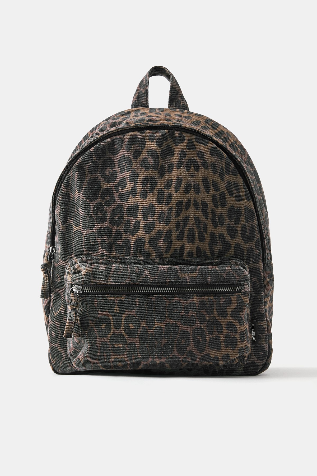Leopar desenli sırt çantası