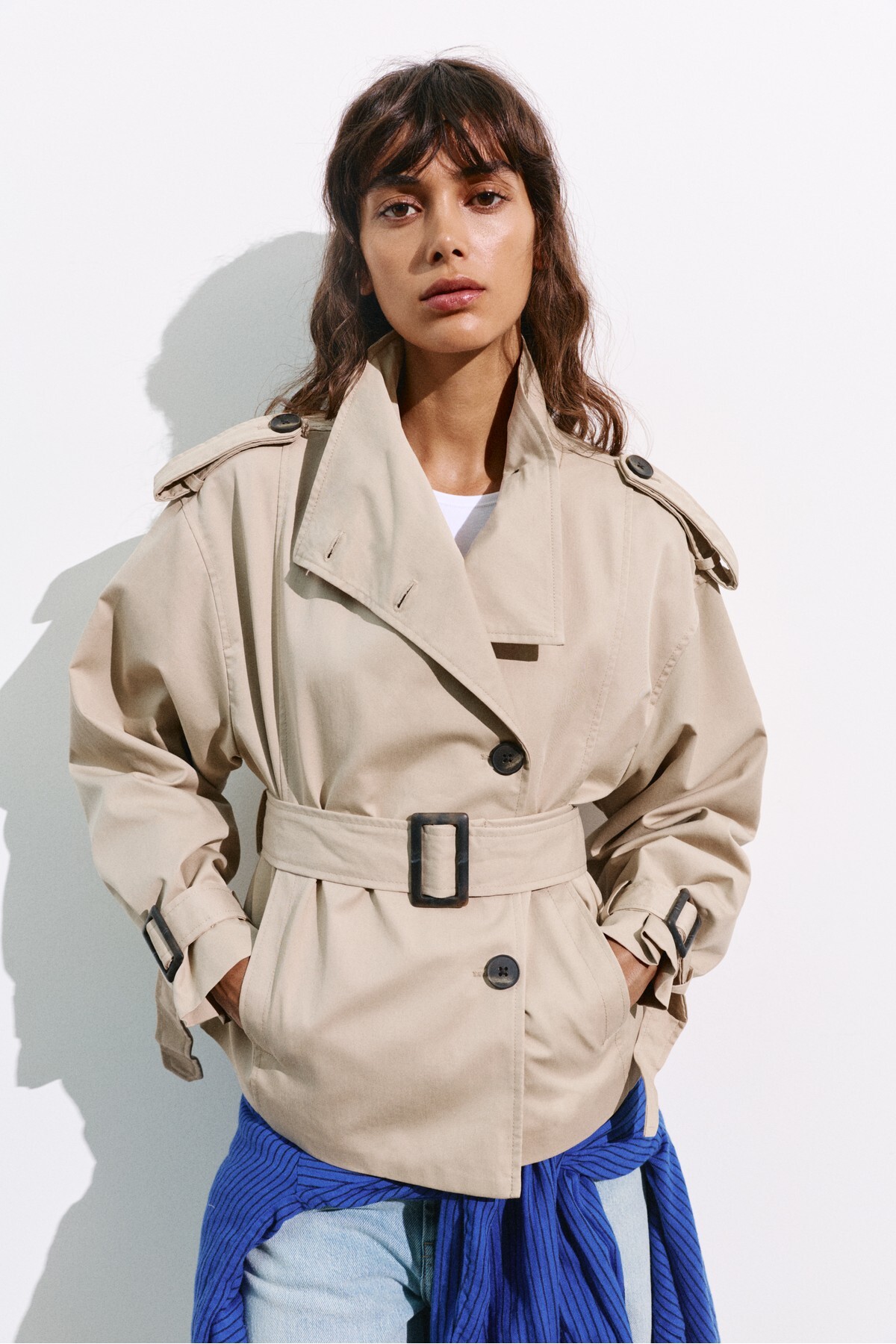Pull & Bear Kuşaklı kısa trençkot
