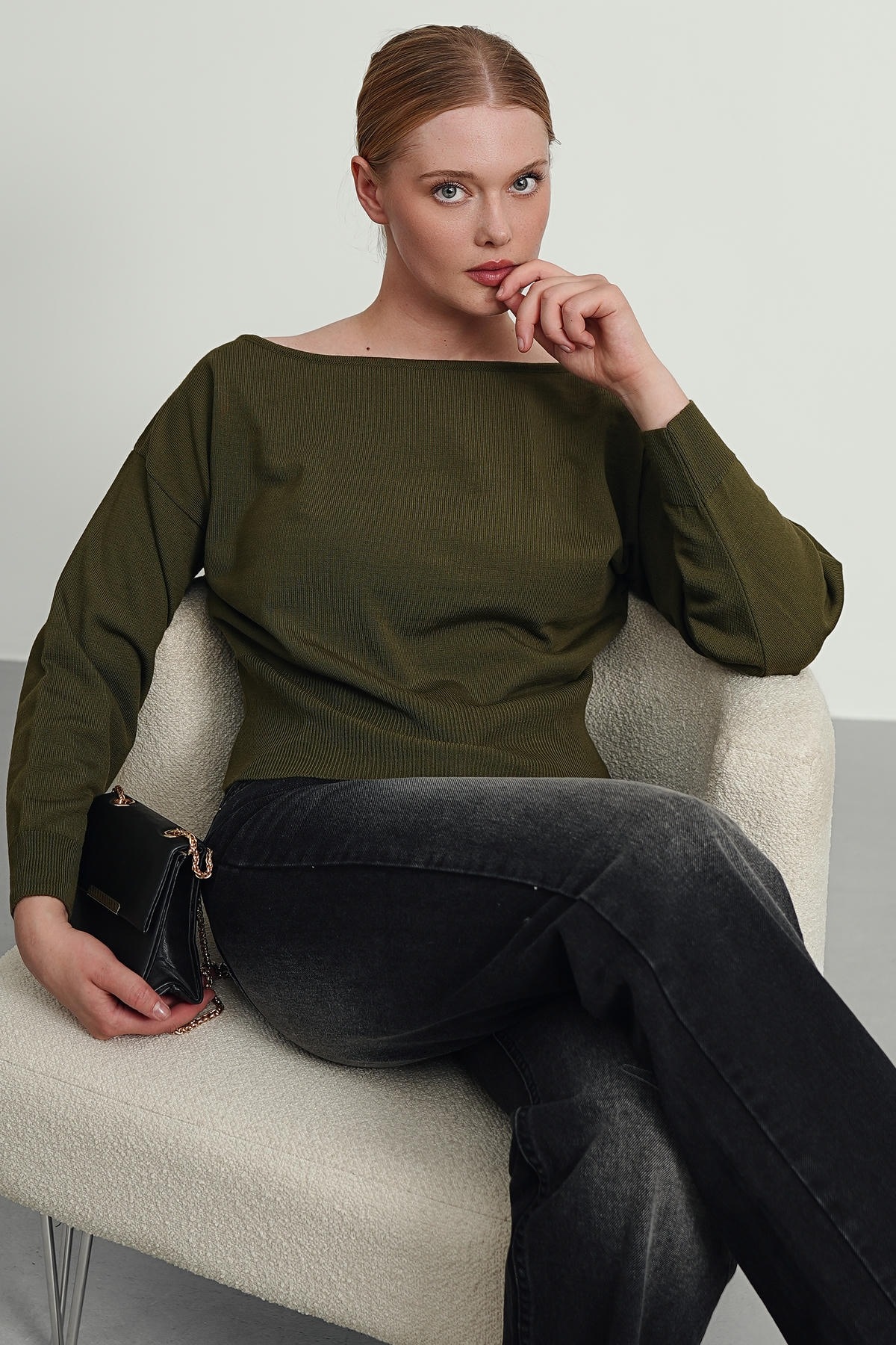 Gülce moda Kadın İnce Merserize Asimetrik Kesim Kayık Yaka Triko Kazak görsel 4