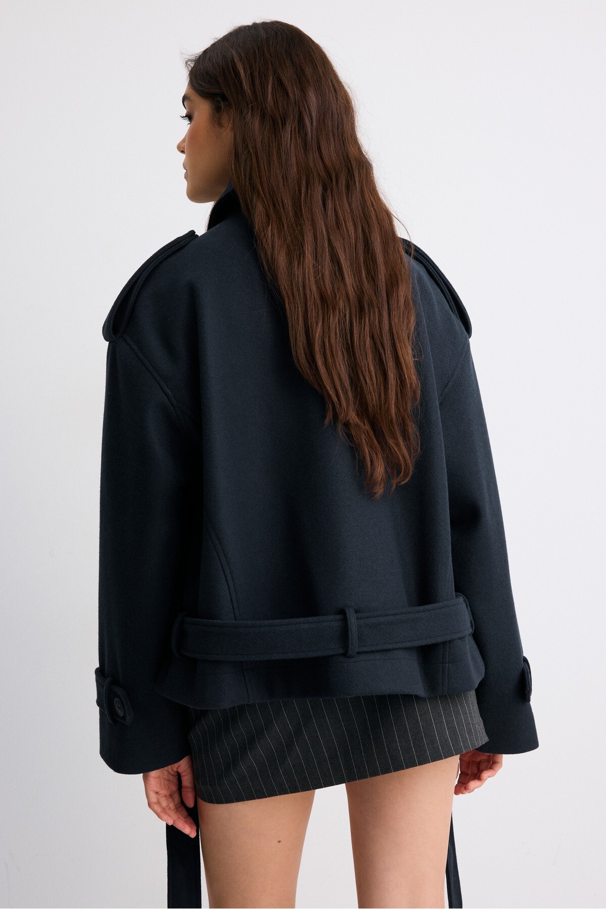 Stradivarius Yumuşak dokulu oversize trençkot görsel 5