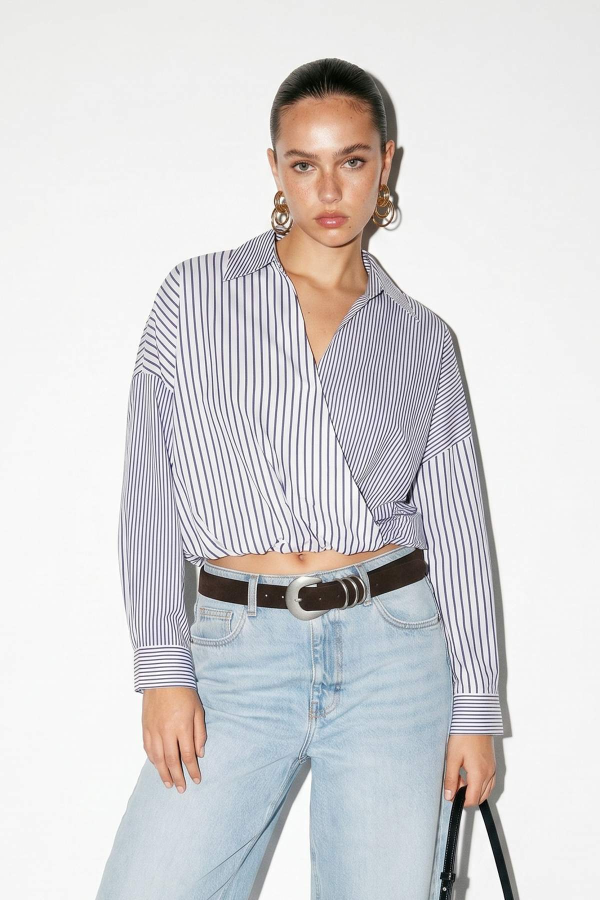 Drop by Trendyolmilla Lacivert Kruvaze Yaka Crop Eteği Lastikli Çizgili Gömlek TDRSS26GO00082