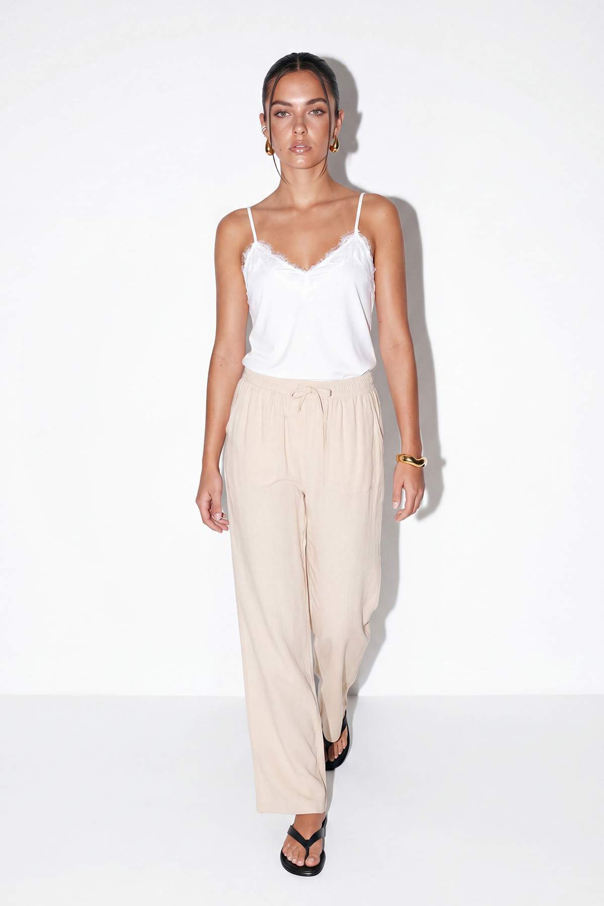Drop by Trendyolmilla Taş Rahat Kalıp Cepli Beli Lastikli Pantolon TDRSS26PL00025