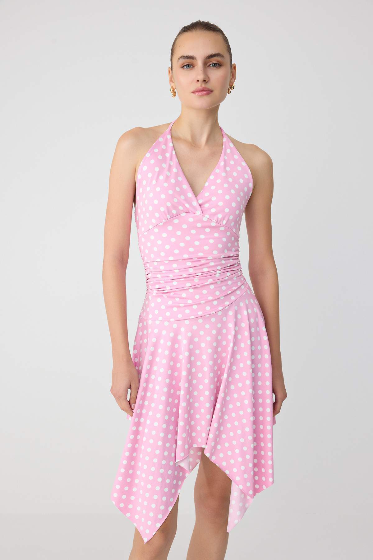 Trendyolmilla Açık Pembe Puantiyeli Skater Degaje Yaka İnce Askılı Kolsuz Mini Esnek Örme Elbise TWOSS26EL01191