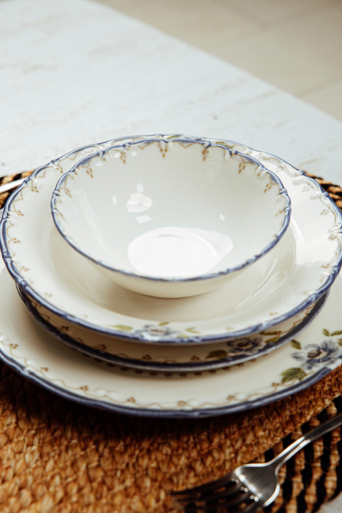 TULU PORCELAIN 24-PIECE PREMIUM 6-PERSON PRESENTATION DINNERWARE