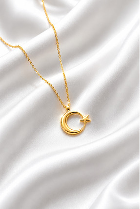 ÇEKİRDEK JEWELRY 925 Ayar Gümüş Ay Yıldız Kolye – Gold Kaplama Parlak Şık Tas...