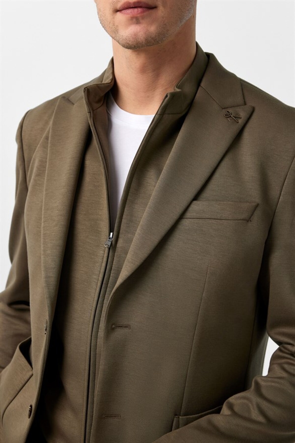 کت و شلوار خاکی باریک یقه تخت نوک تیز، جیب ۶ دراپ — خاکی TK1006900343 — تصویر 4 از 8