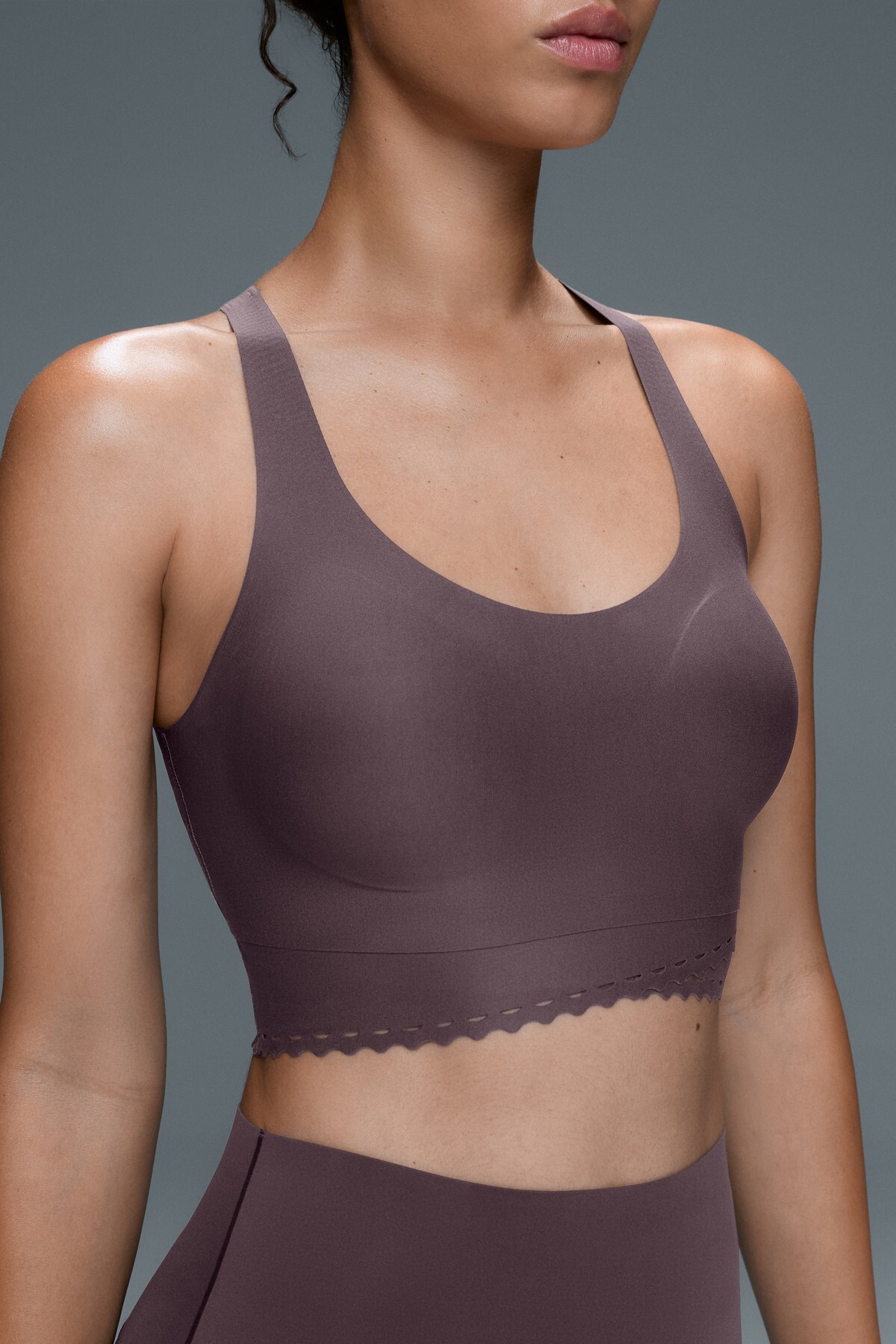 Oysho Perfect-adapt orta destekli spor sütyeni görsel 3