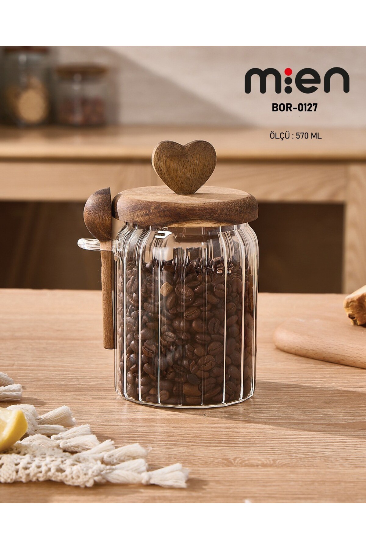 570ml Heart Glass Jar with Acacia Lid and Spoon