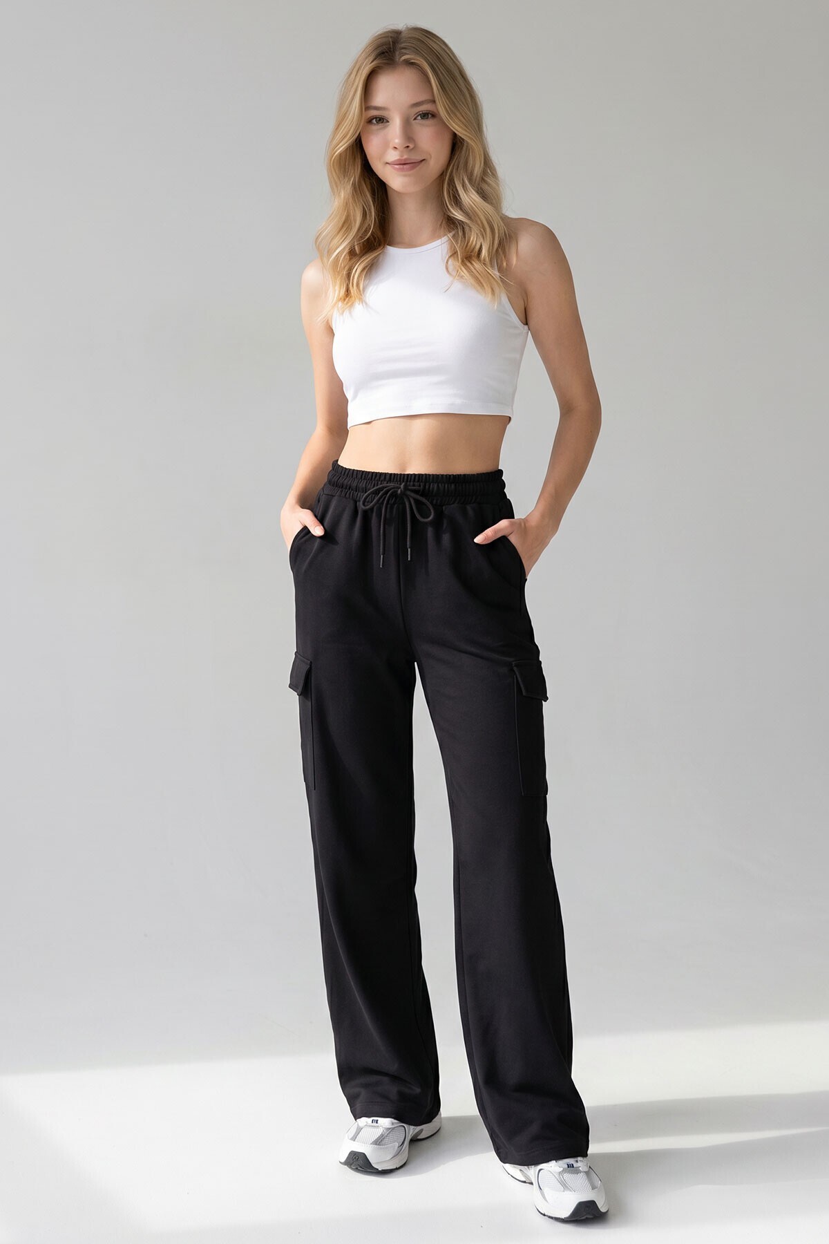 Wide Leg Joggers with Black Cargo Pockets