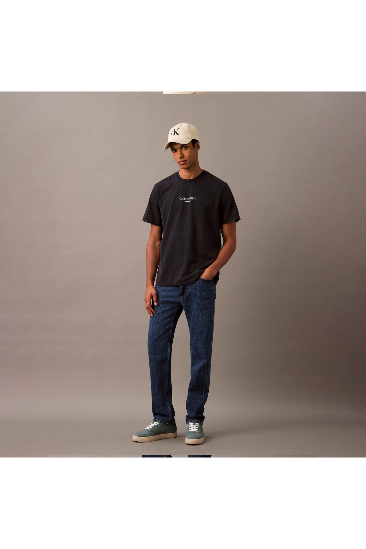 تیشرتمردانهCalvin Kleinرنگارنگ تیشرتمردانهCalvin Kleinرنگارنگ