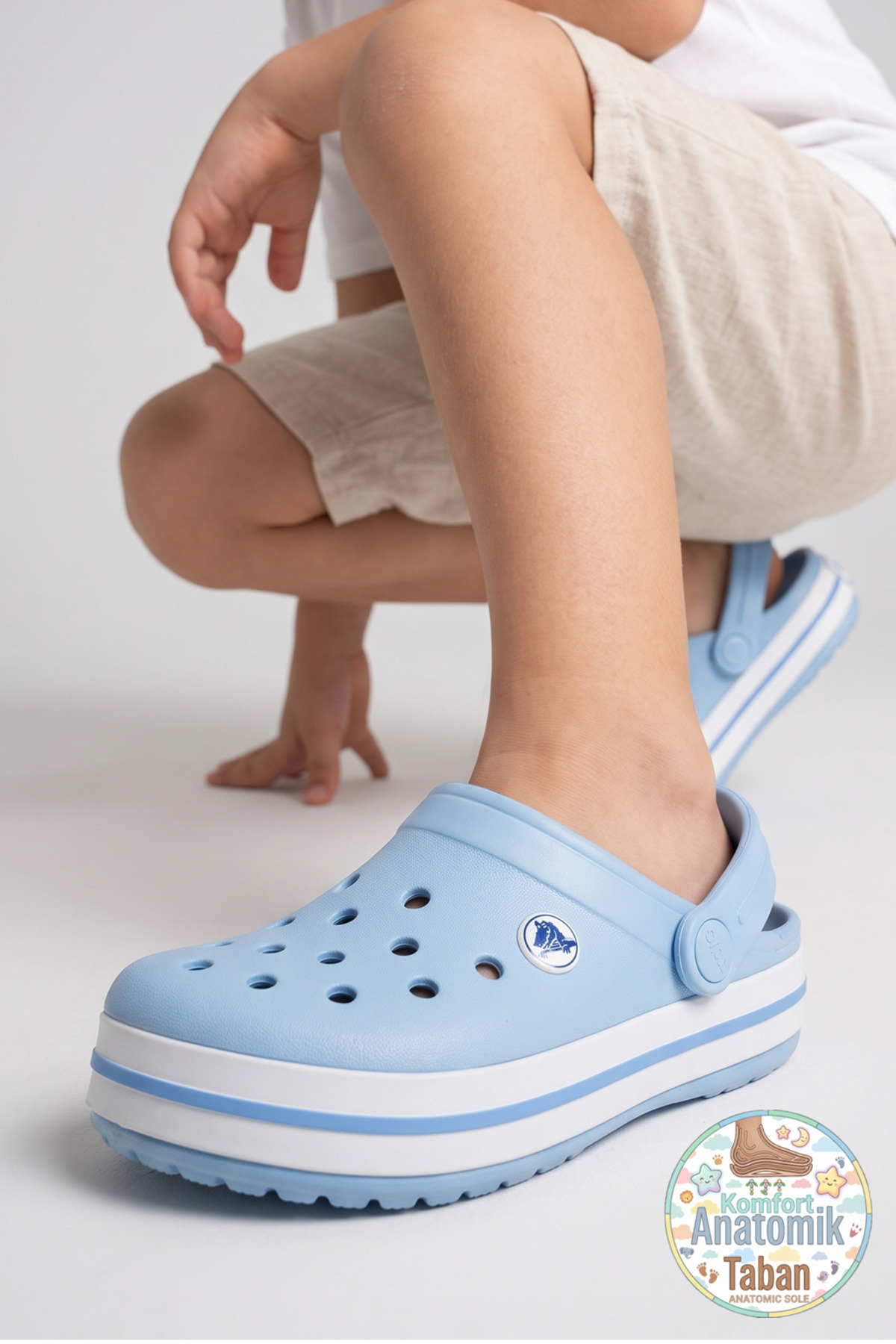 CHILDREN 'S CROSS LIGHT BLUE SLIPPERS GARDEN POOL BEACH BEACH BATHROOM SANDALS SLIPPERS