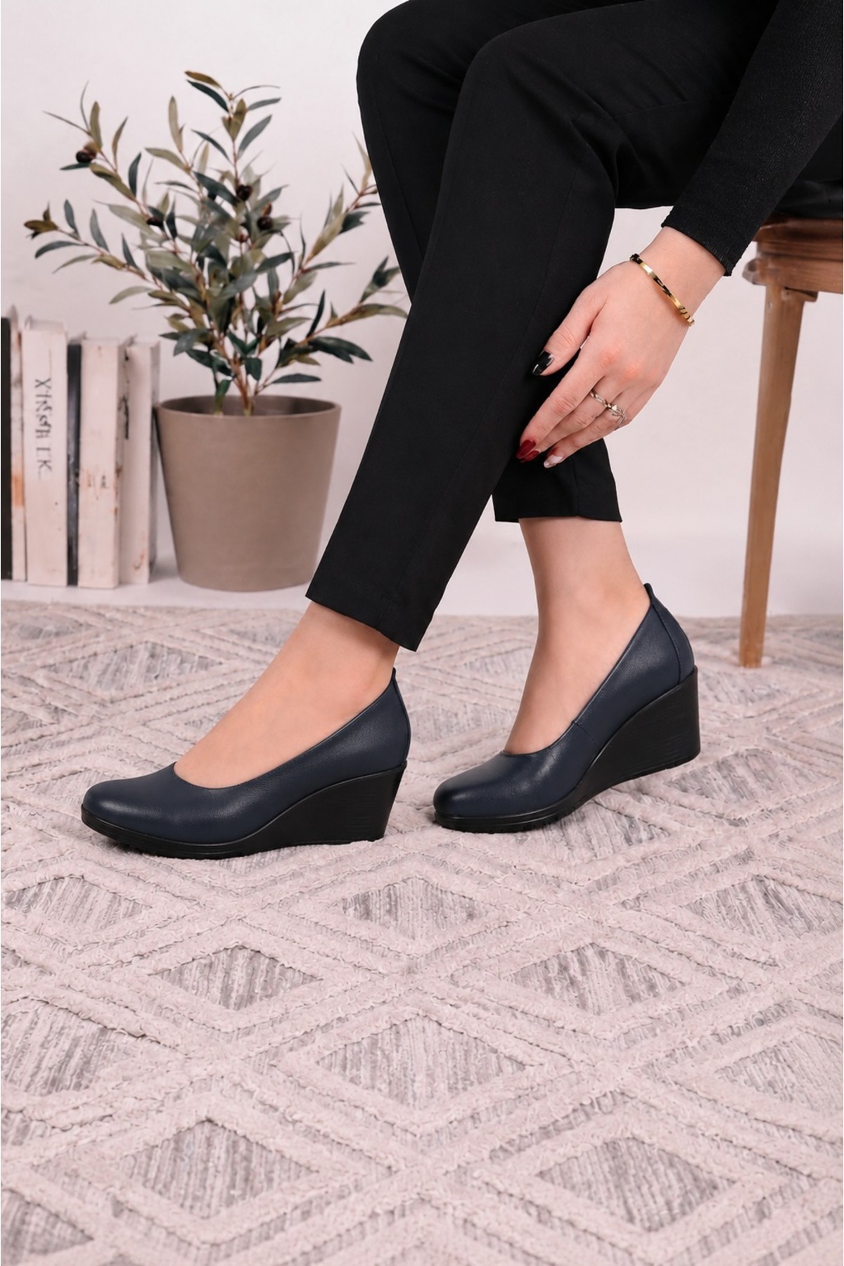 Garmoda Hakiki Deri Kadın Günlük Düz LACİ Dolgu Topuk Ayakkabı görsel 5