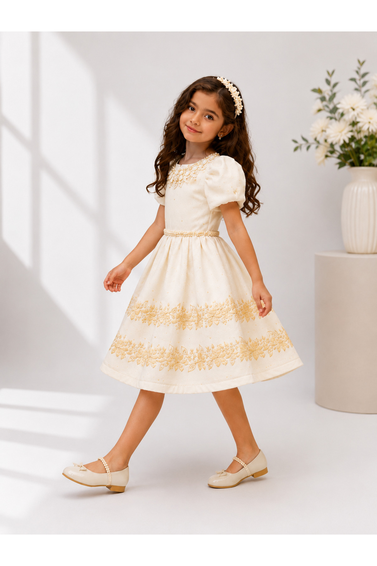 Girls Luxury Floral Embroidered Princess Party Dress – Ivory White (فستان بناتي فاخر مطرز بالورود – أوف وايت)