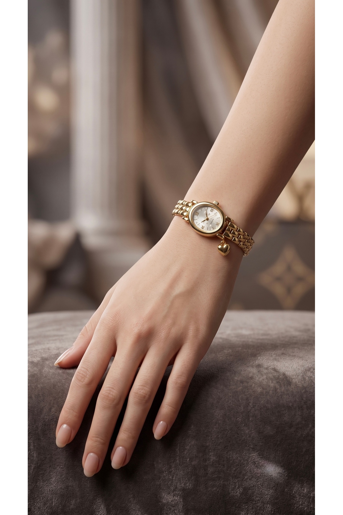 KLISHE Butik Valentin Kadın Çelik Saat Gold Renk Kalp Charm Detaylı Vintage Oval Kasa Old Money Zarif Şık Lüks Kadın Kol Saati | Limited Edition 2026 görsel 3