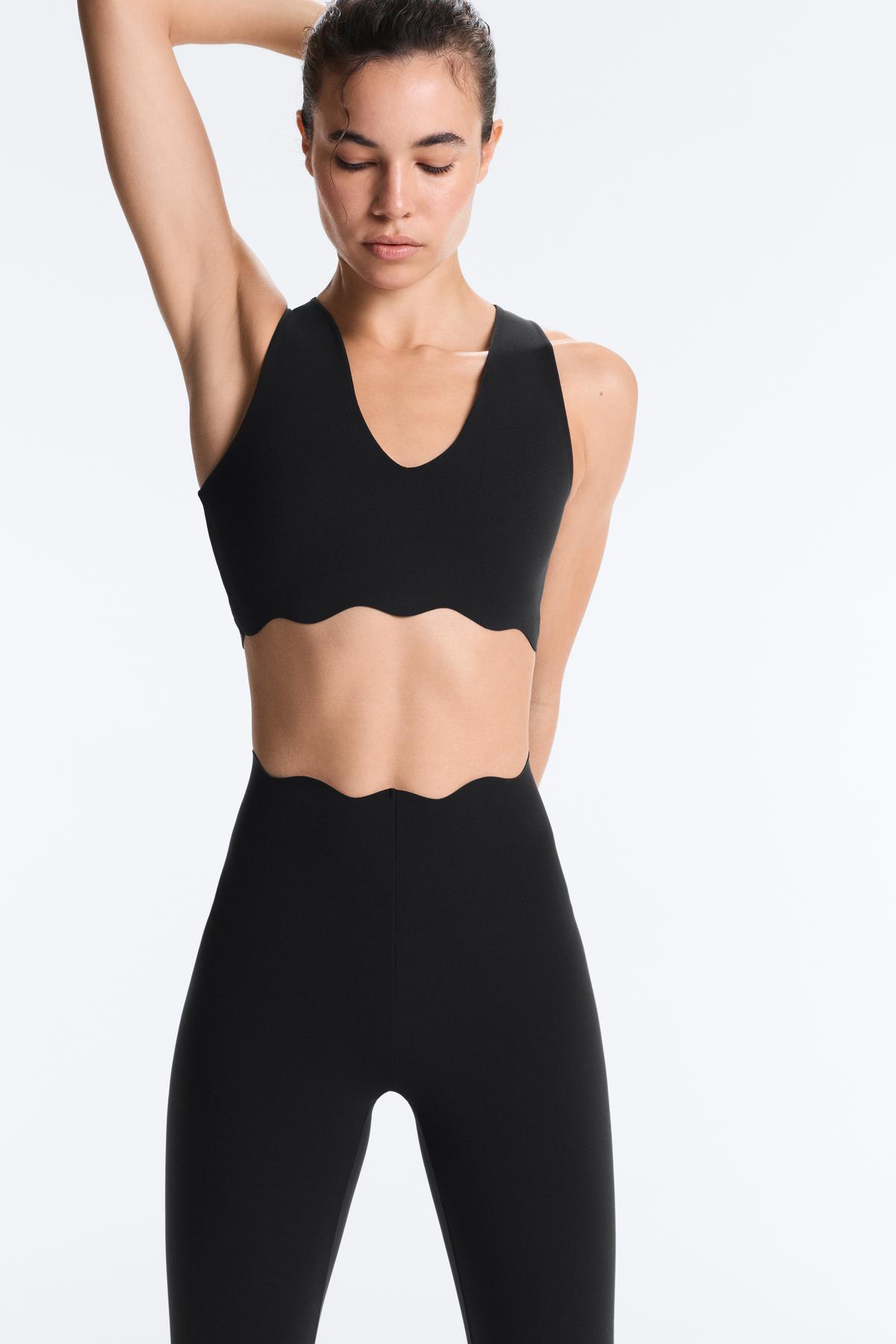 Oysho High rise Compressive core control bilek hizasında tayt görsel 8