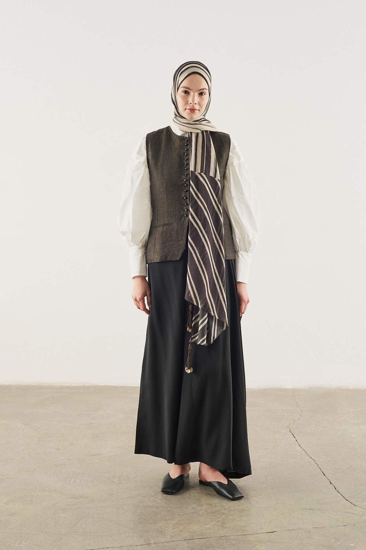 DeFacto Fresh Scarfs X DeFacto Summer Blocks Bej Viskon Püsküllü Şal I1745AX26SM görsel 4