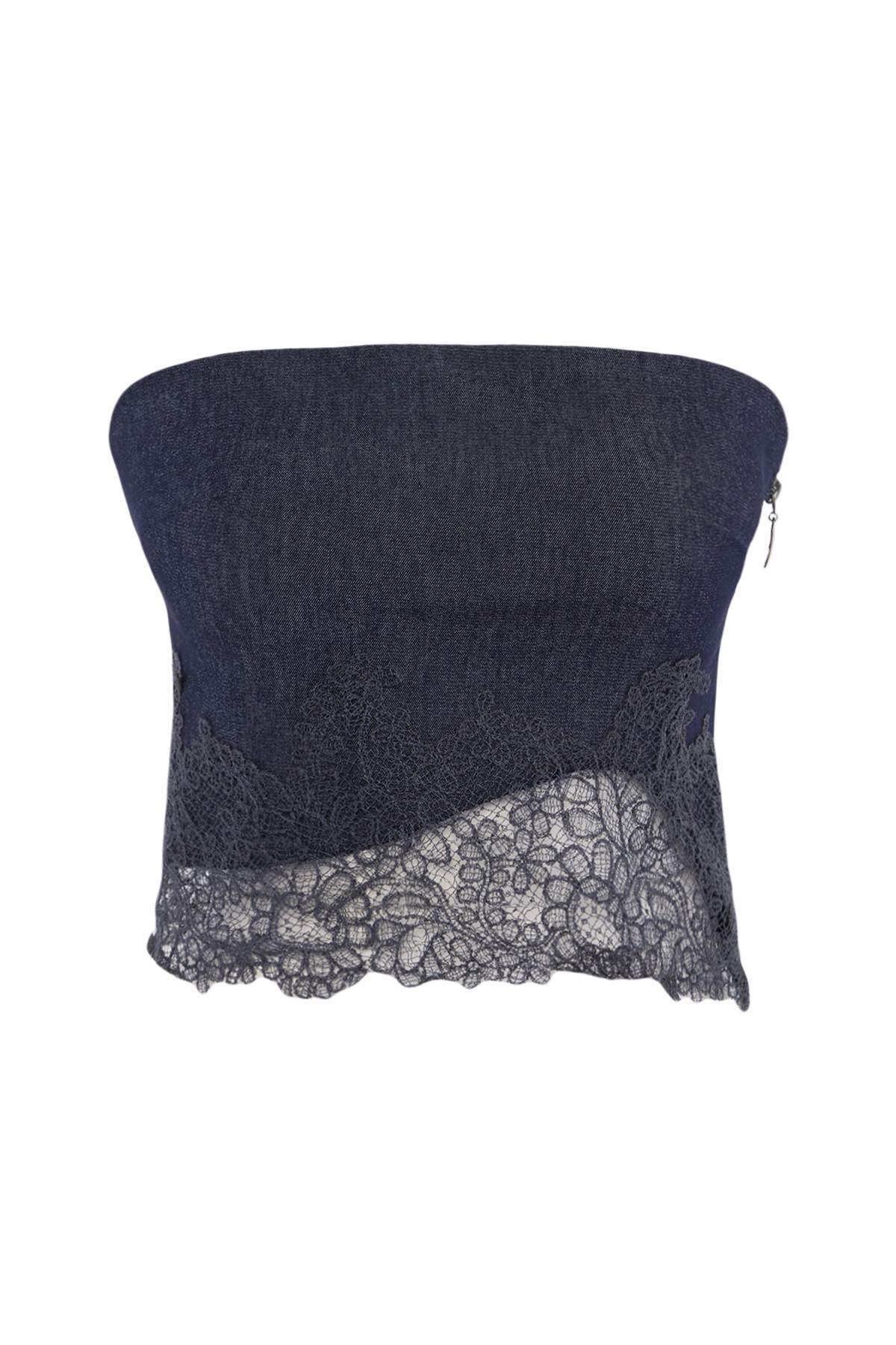 Trendyolmilla Limited Edition Indigo Dantel Detaylı Straplez Dokuma Gabardin Bluz TPRSS26BZ00068
