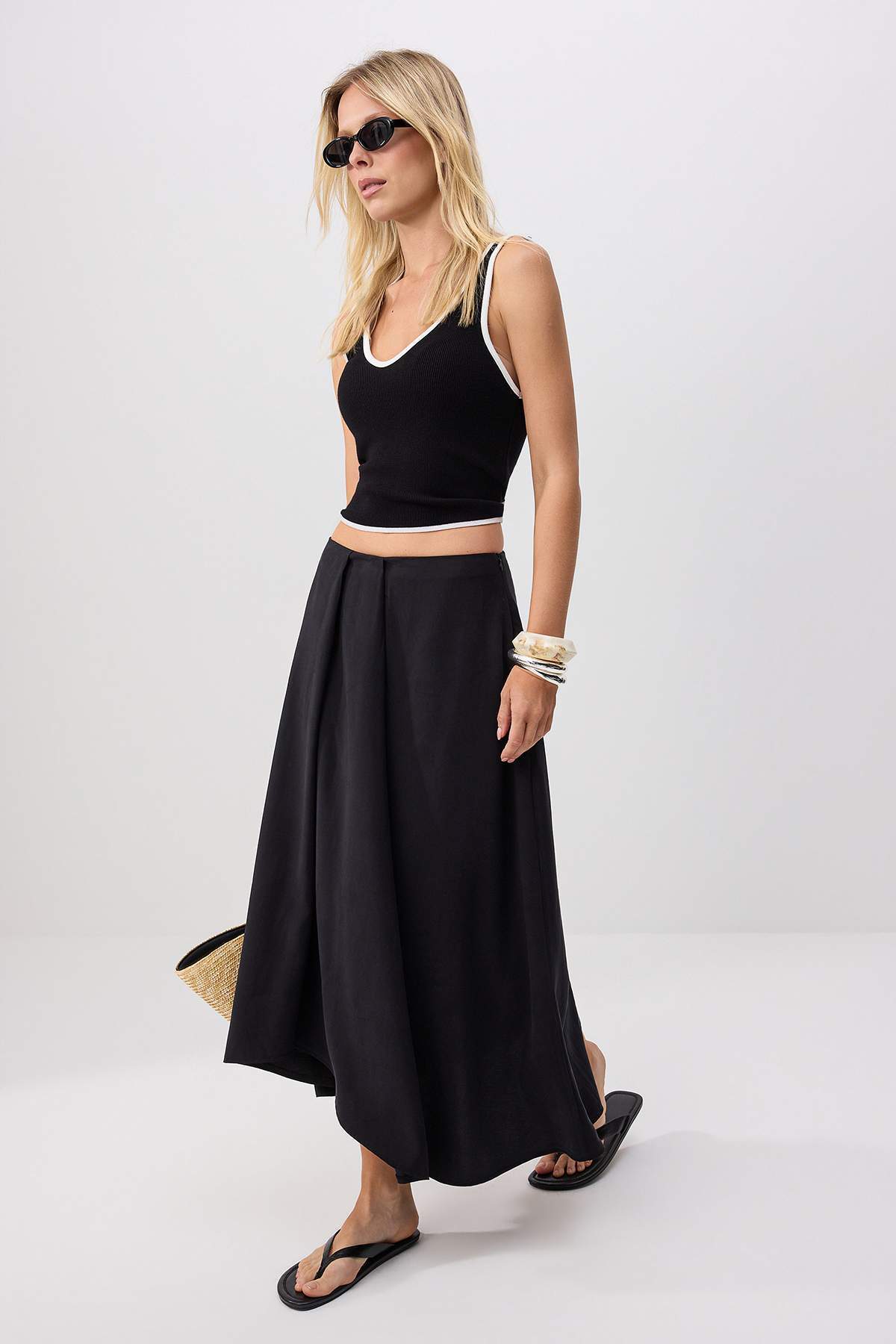 Trendyolmilla Siyah Etek TWOSS26ET00229