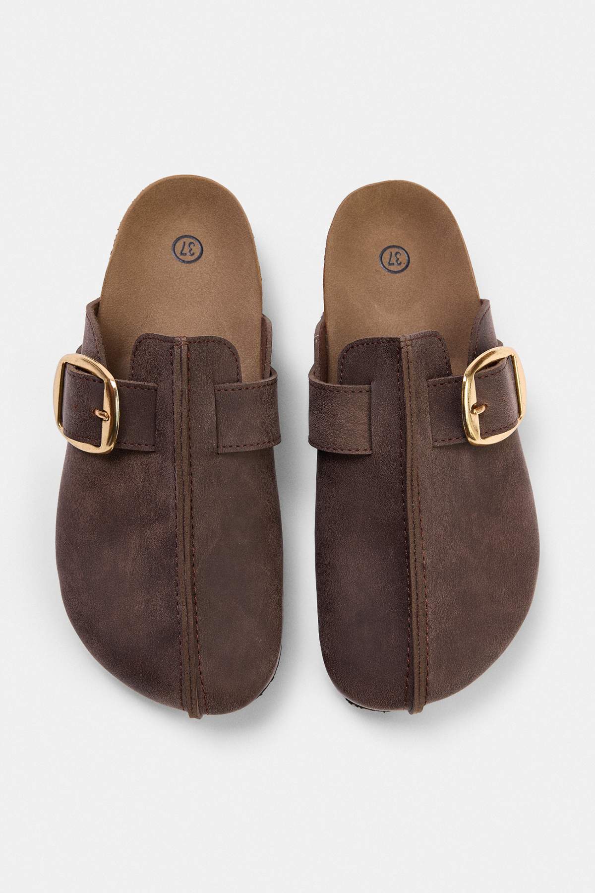 TRENDYOL SHOES Braune Sabo-Hausschuhe für Damen mit Schnallendetail TAKAW27TE...