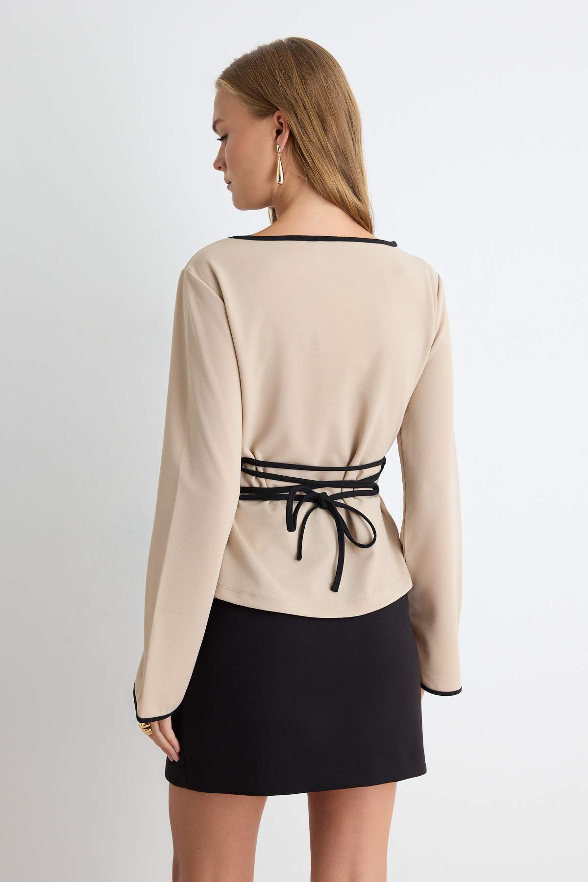 Trendyol Collection Stone Plain Fitted Ribbed Boat Neck Spanish Sleeve Scuba Crepe Knitted Blouse Twoaw27Bz00142