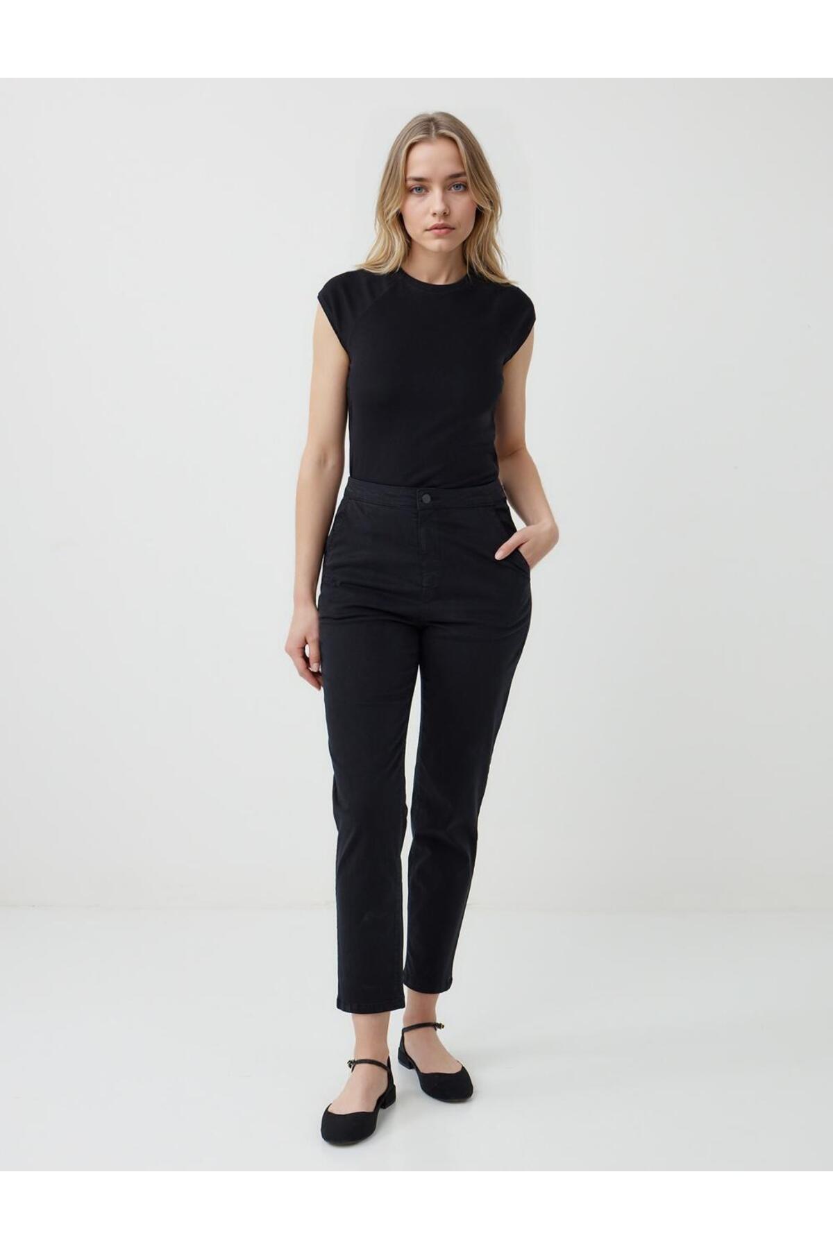 High Waist Regular Leg Woven Trousers with Black Side Pockets