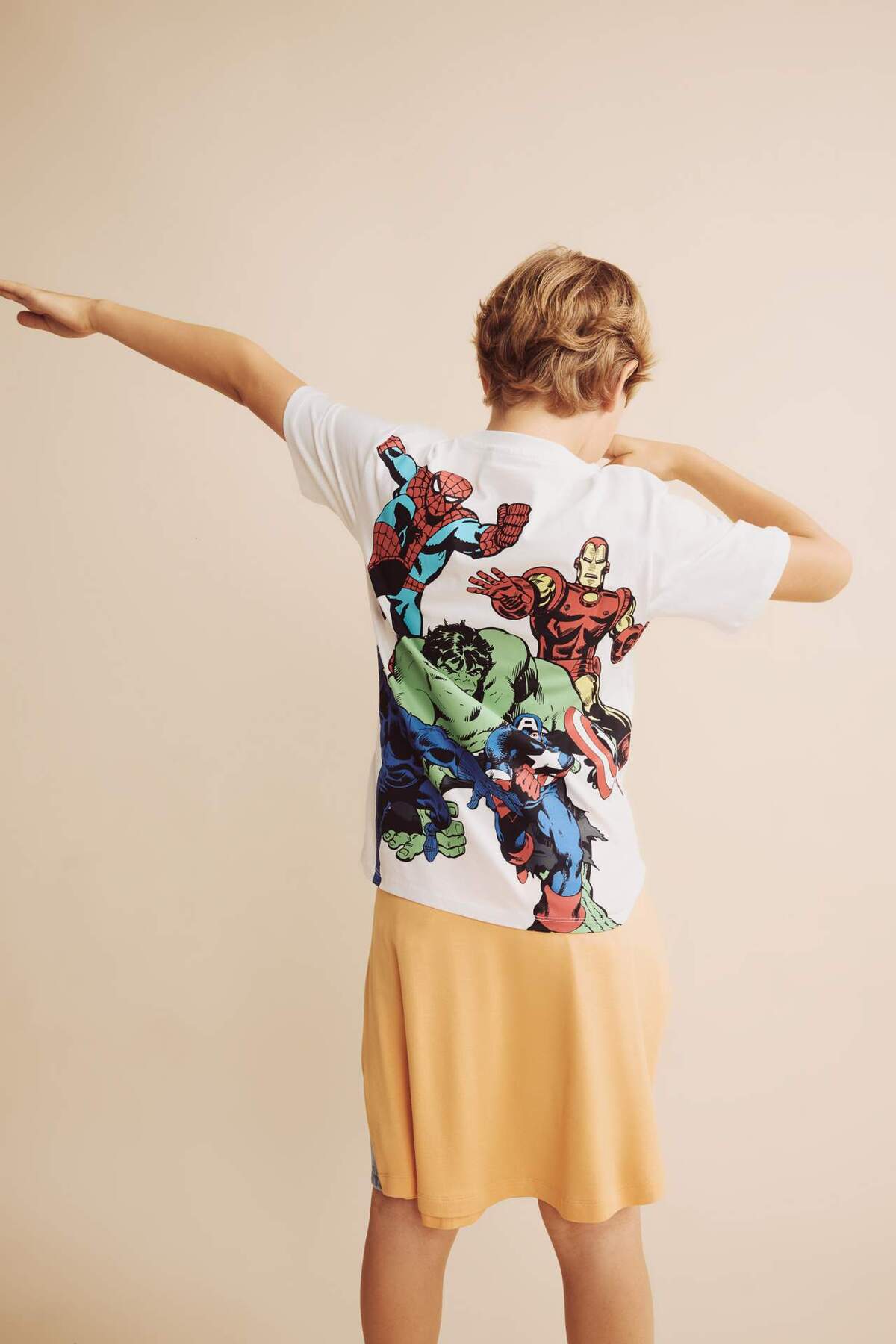 Defacto Marvel Comics Back Printed New Regular Fit Crew Neck Short Sleeve Ecru T-Shirt Boys H8253A82