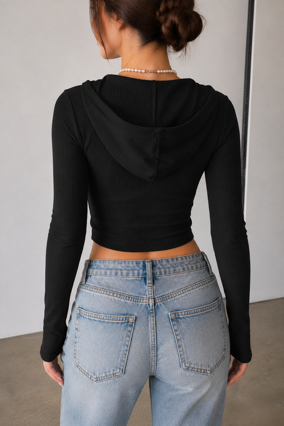 İlayda Toprak Rolly Vücuda Oturan Siyah Fermuarlı Slim Fit Kapüşonlu Bluz görsel 7