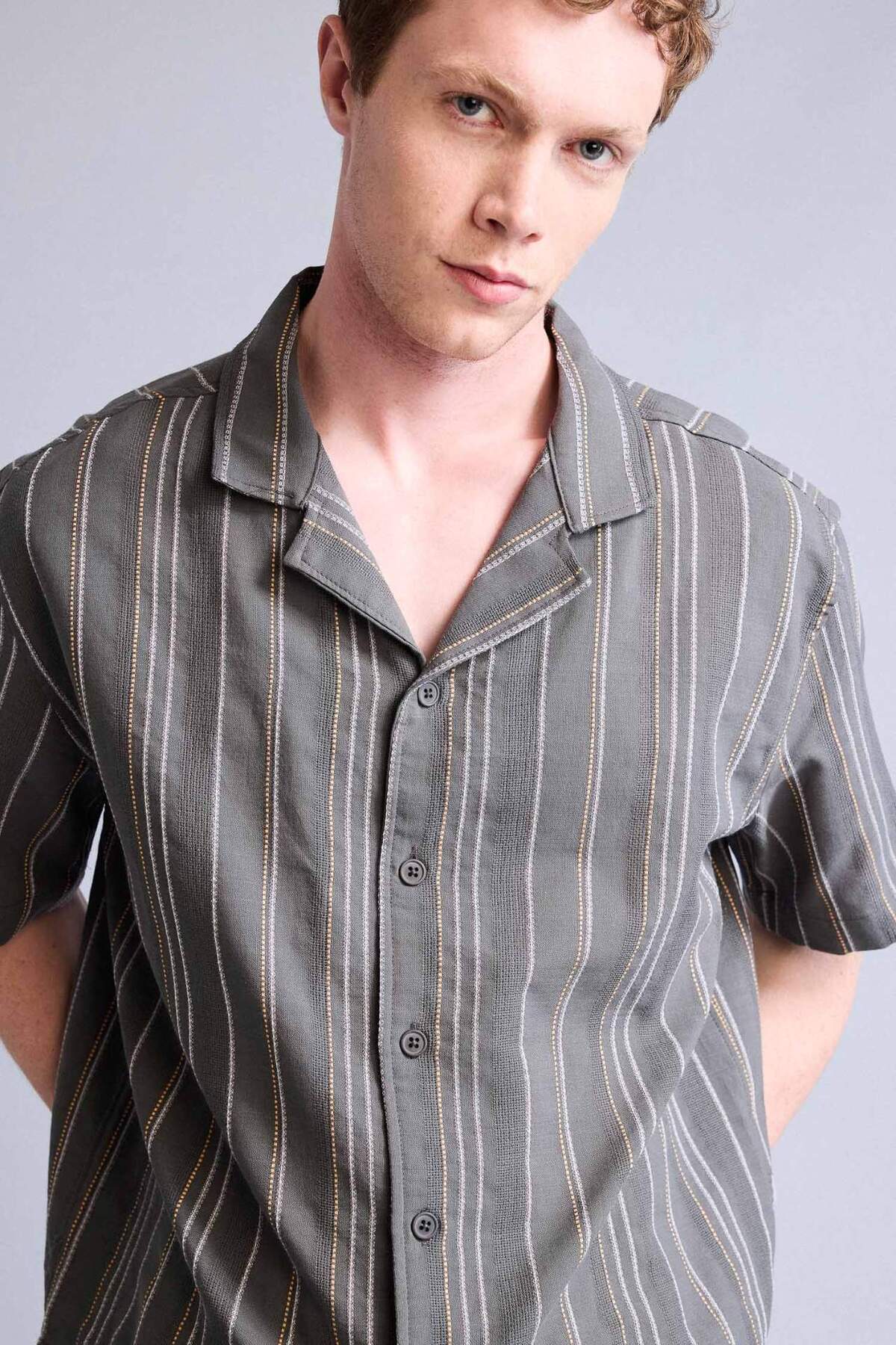 Defacto 100% Cotton Boxy Fit Apaş Collar Short Sleeve Shirt G4138Ax26Sm