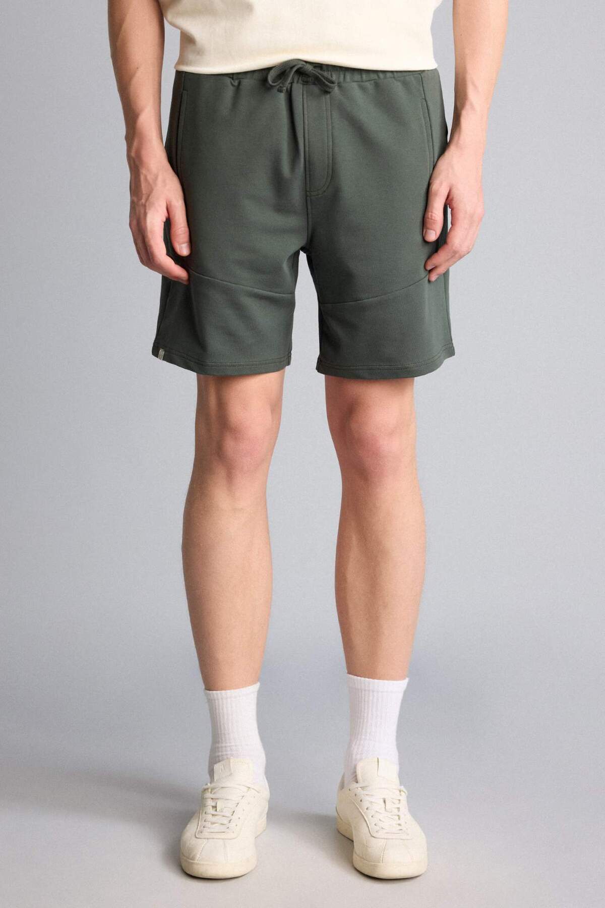 DeFacto Slim Fit Dar Paça Basic Şort B8674AX26SM görsel 3