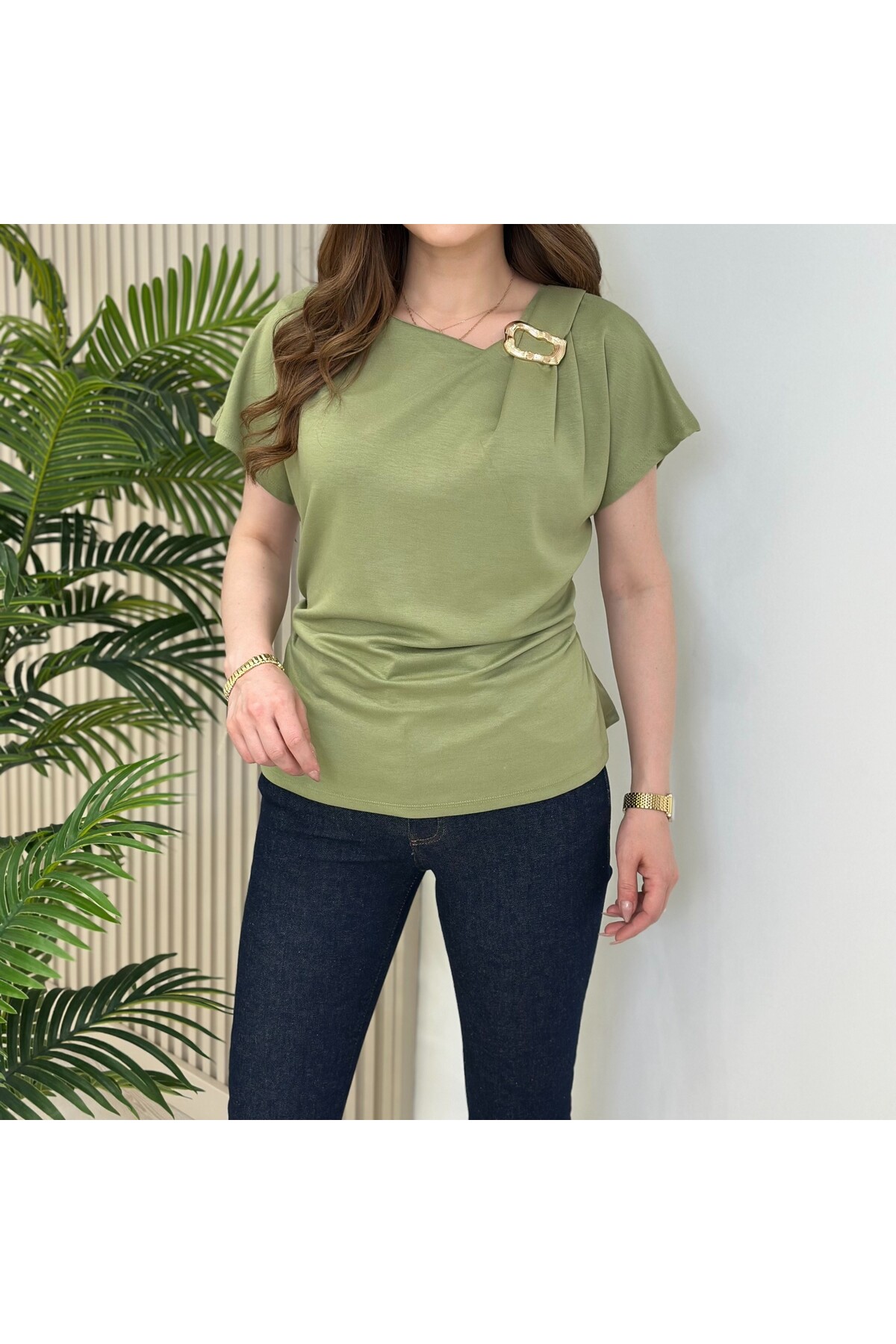 verabelle  Gold Broş Detaylı Drapeli Modal Kumaş Bluz
