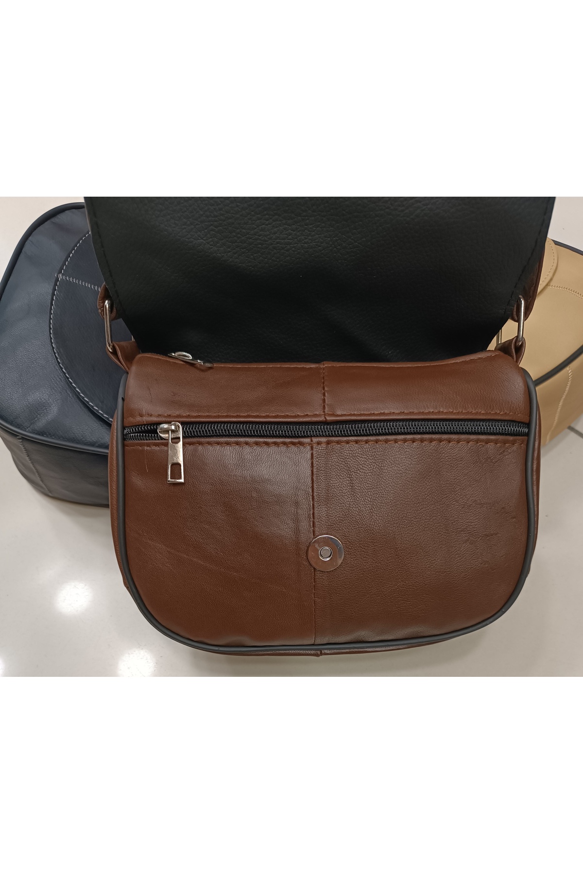 Sellona Bags Hakiki Deri Orta Boy Kadın Omuz ve Postacı Çanta görsel 2