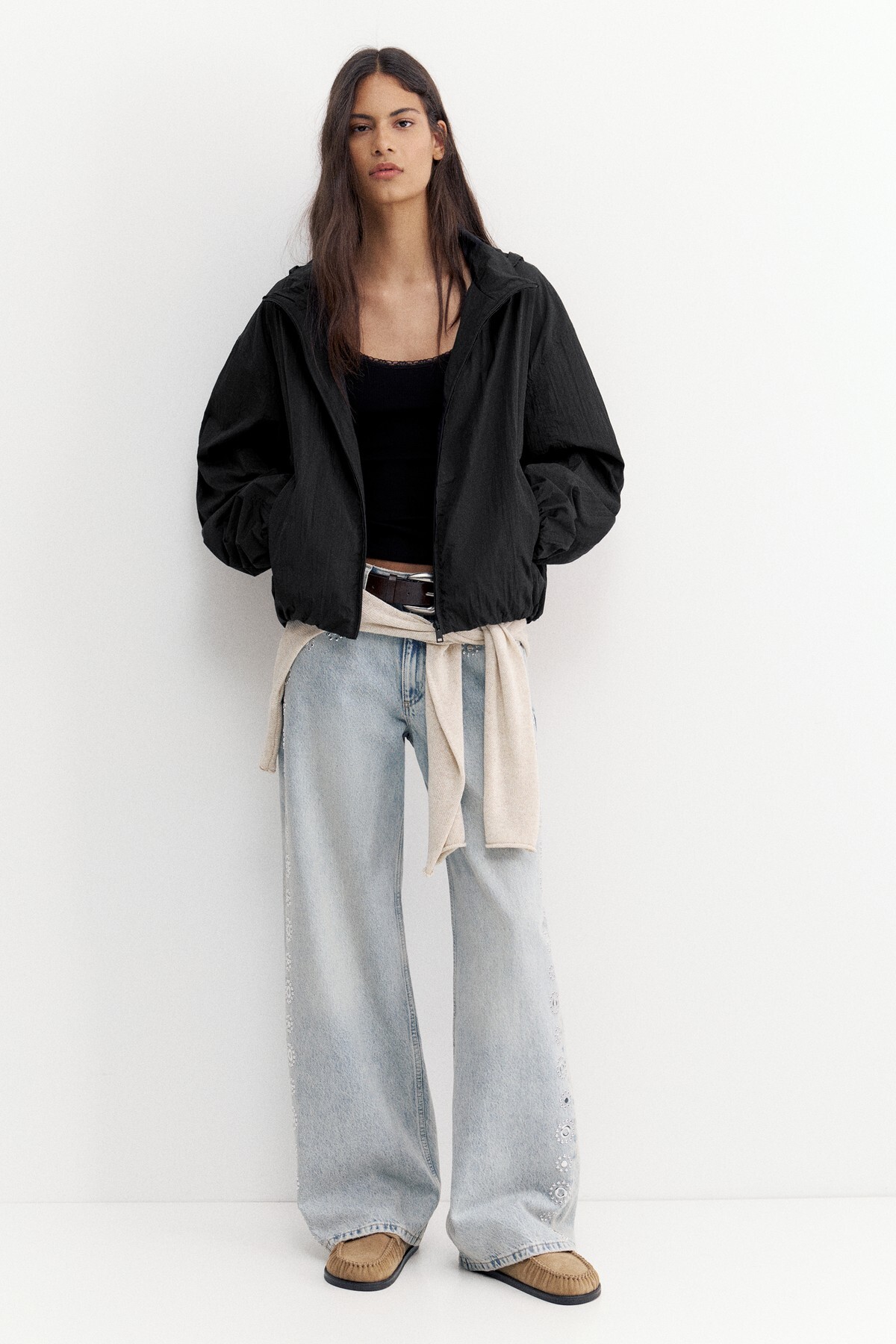 Pull & Bear Kapüşonlu hafif mont görsel 2