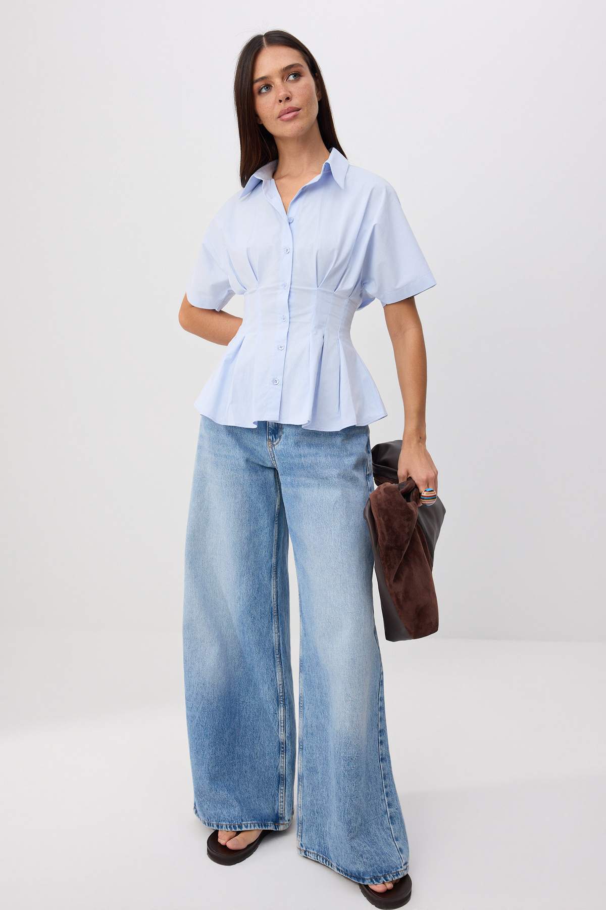 Trendyolmilla Açık Mavi Pile Detaylı Bele Oturan Lycralı Poplin Pamuklu Gömlek TWOSS26GO00158