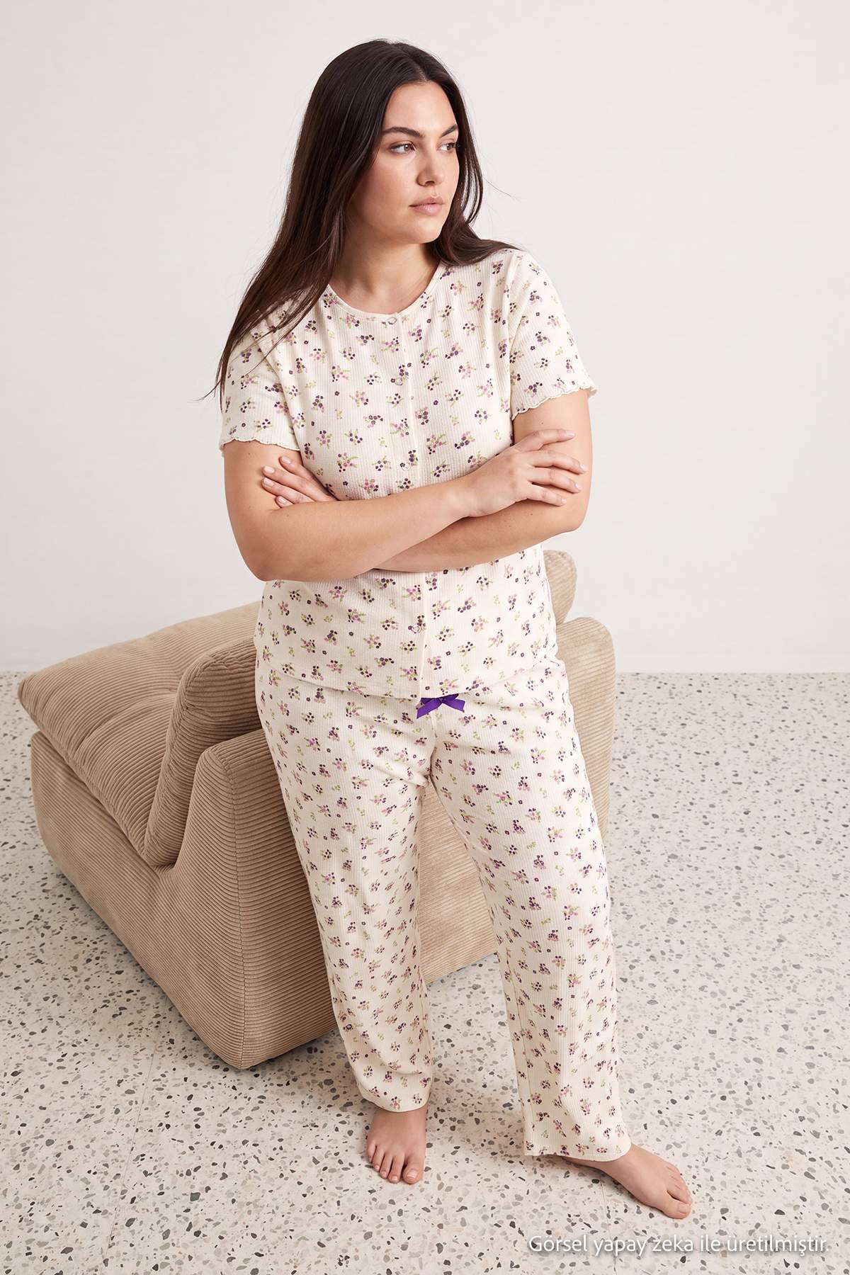 Trendyolmilla Curve Ekru-Çok Renkli Çiçekli Çıtçıtlı Pointel Büyük Beden Pijama Takımı TBBAW27AI00038