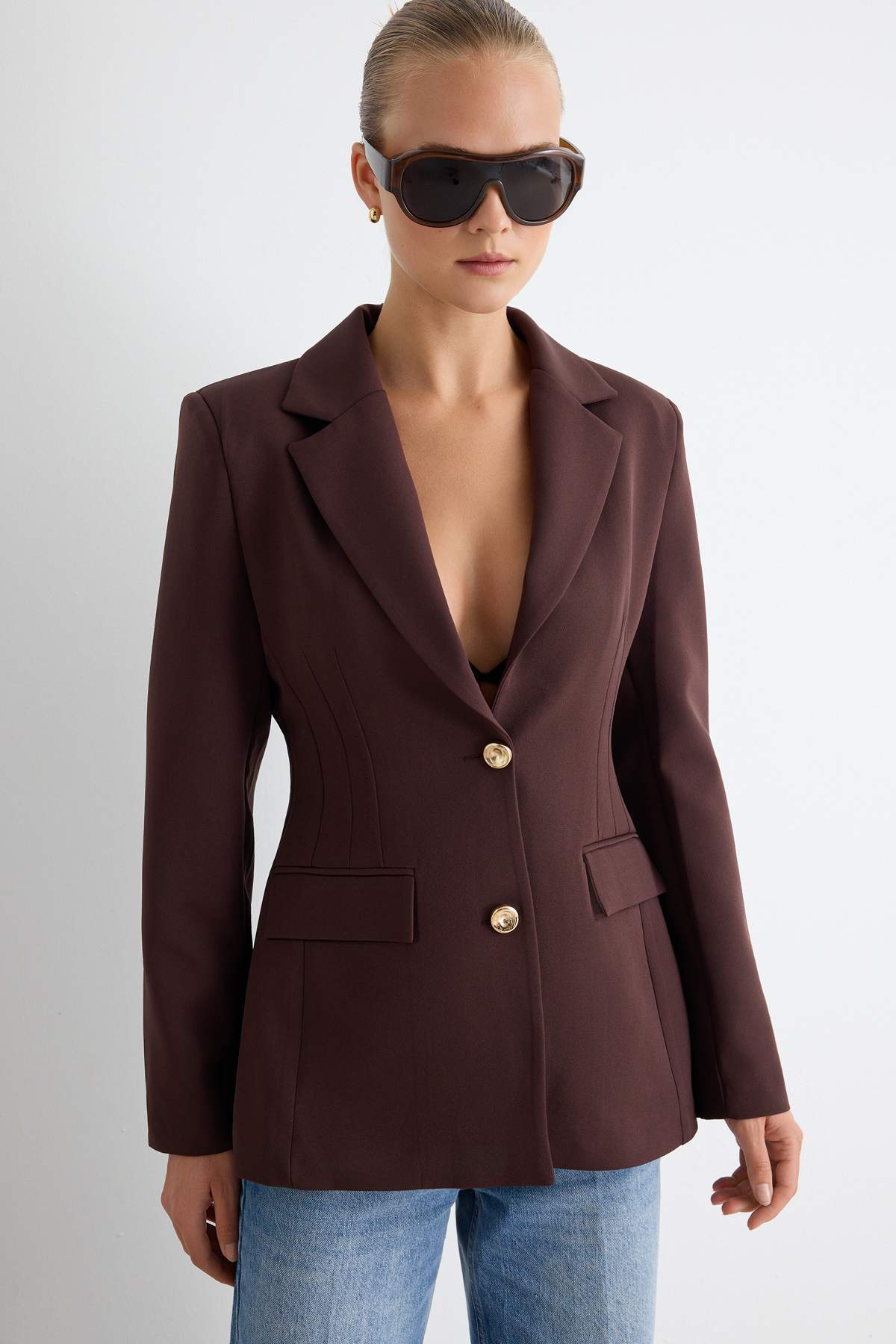 Trendyolmilla Kahverengi Düğmeli Fitted/Vücuda Oturan Blazer Ceket TWOAW27BC00005