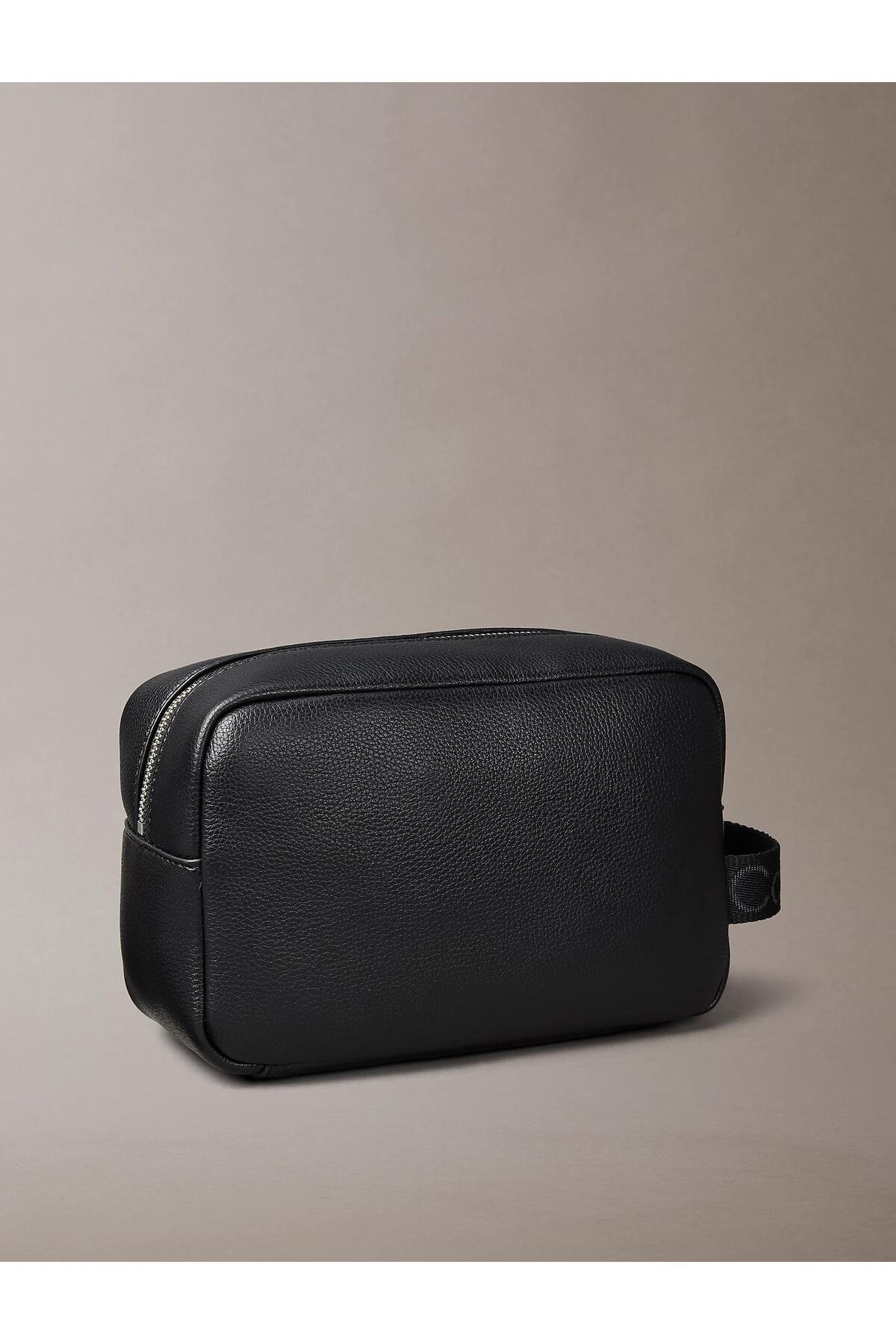 Calvin Klein Cargo Stil Bakım Erkek Siyah Cüzdan LV04D1090G-UB1 görsel 2