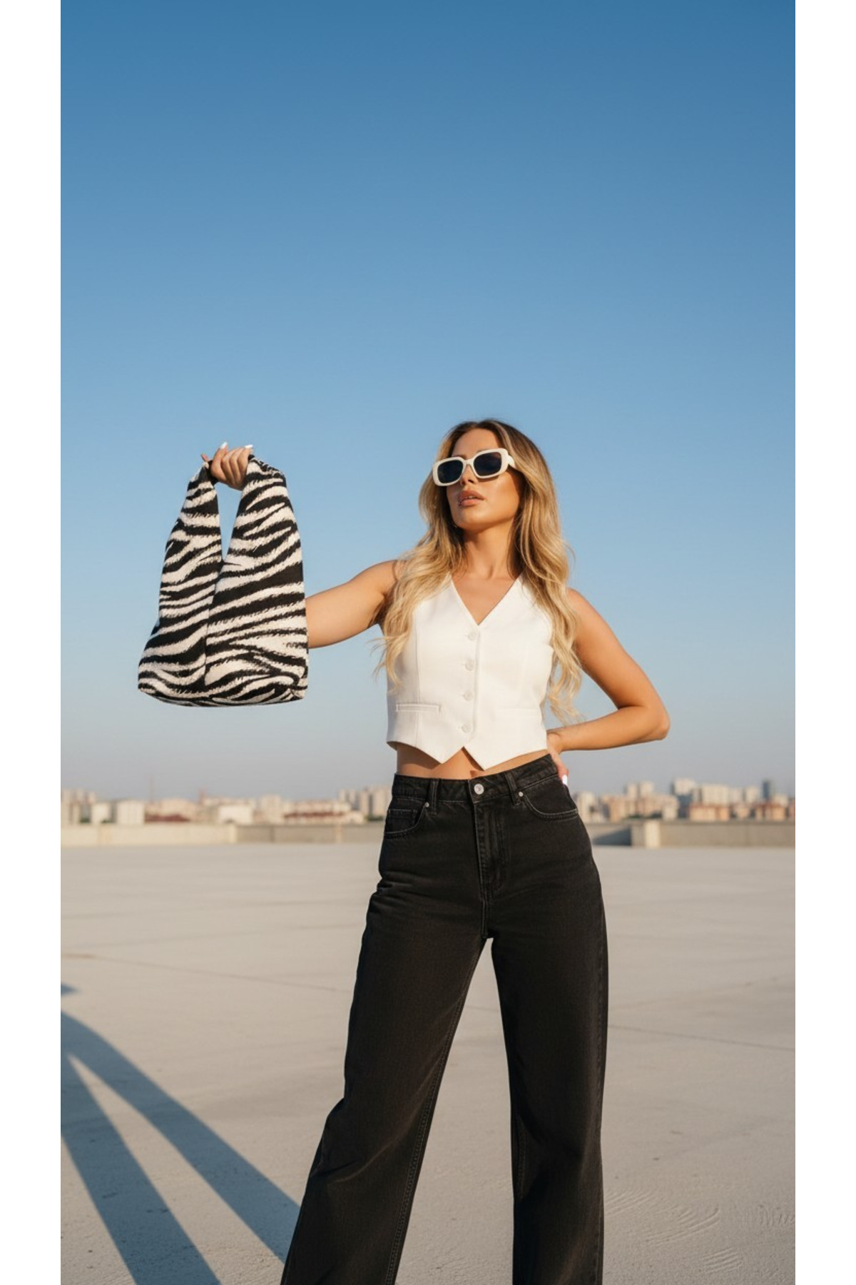 maia Siyah Beyaz Zebra Desenli Küçük Boy Hobo Model El Çantası görsel 8