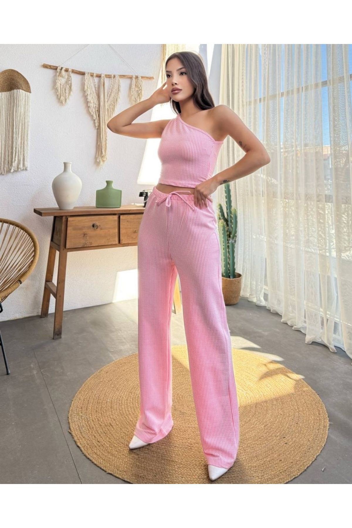 Kadın Pembe Çizgili Tek Omuzlu Crop Pantolon Alt Üst Takım
