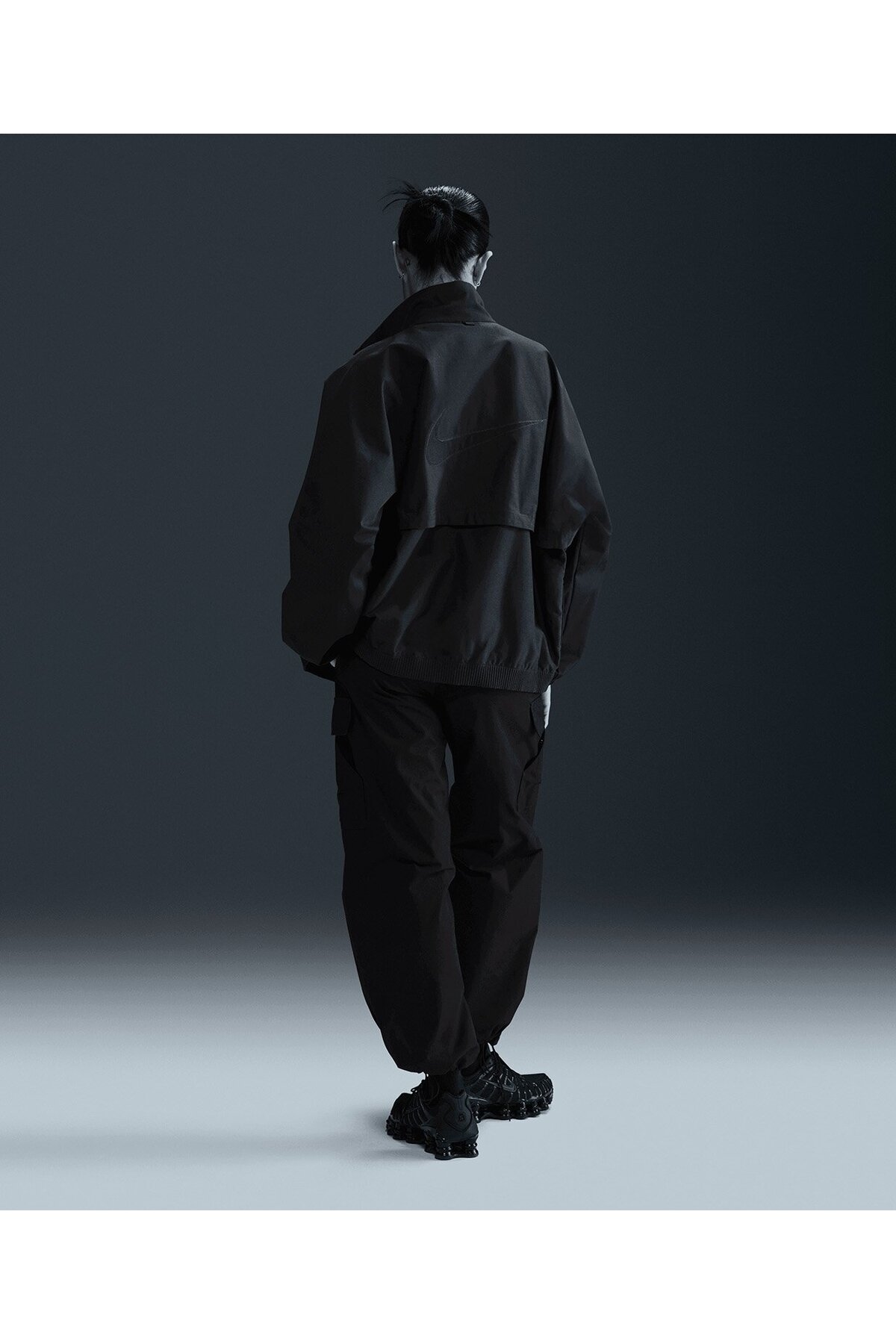 Nike Sportswear Collection Kadın Siyah Oversized Windrunner Twill Ceket | HJ0314-010 görsel 2