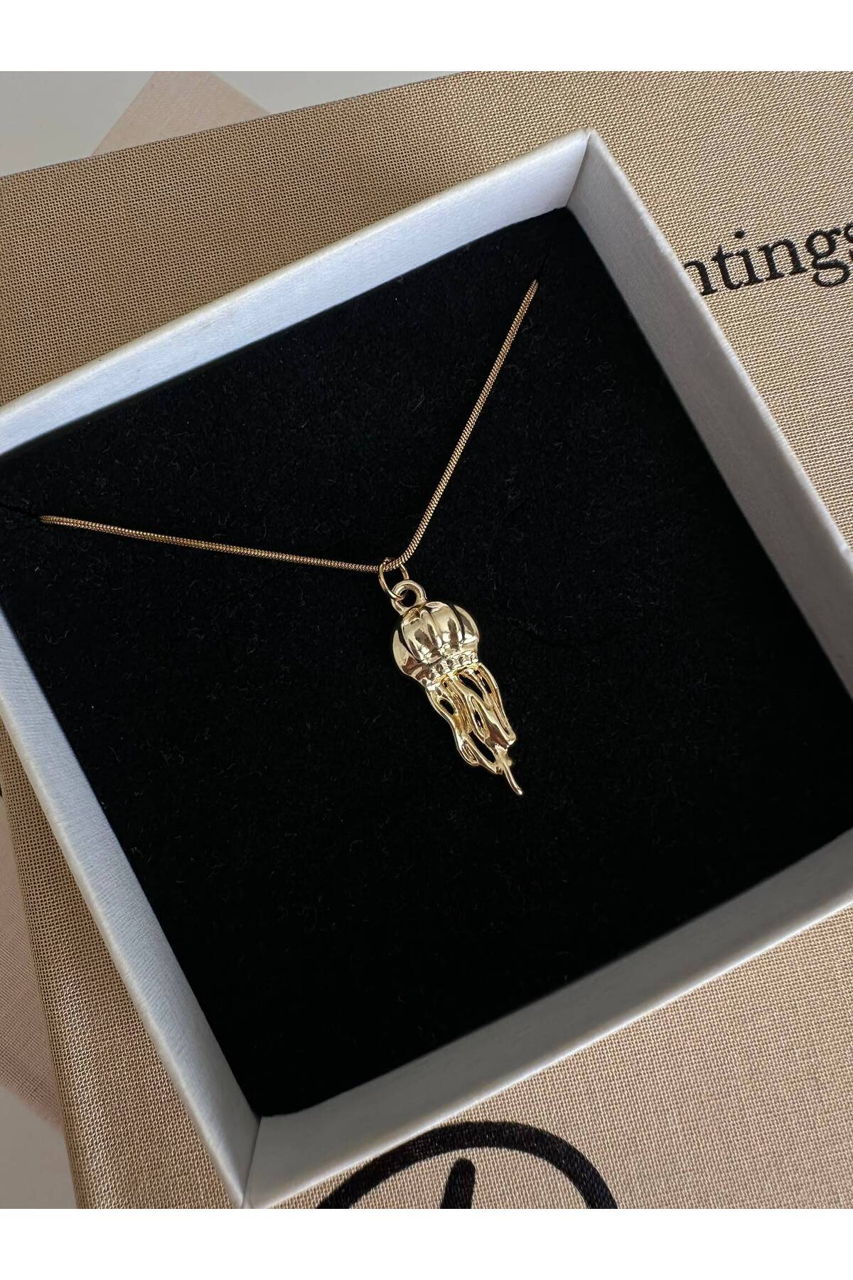 Deniz Anası Charm Çelik Zincirli 45 cm Yazlık Gold Kolye - Detay Görseli 2